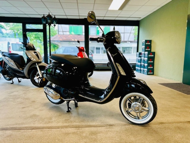 PIAGGIO Vespa 125 Primavera-image-1