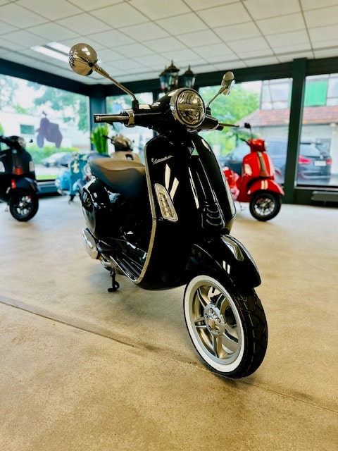 PIAGGIO Vespa 125 Primavera-image-0