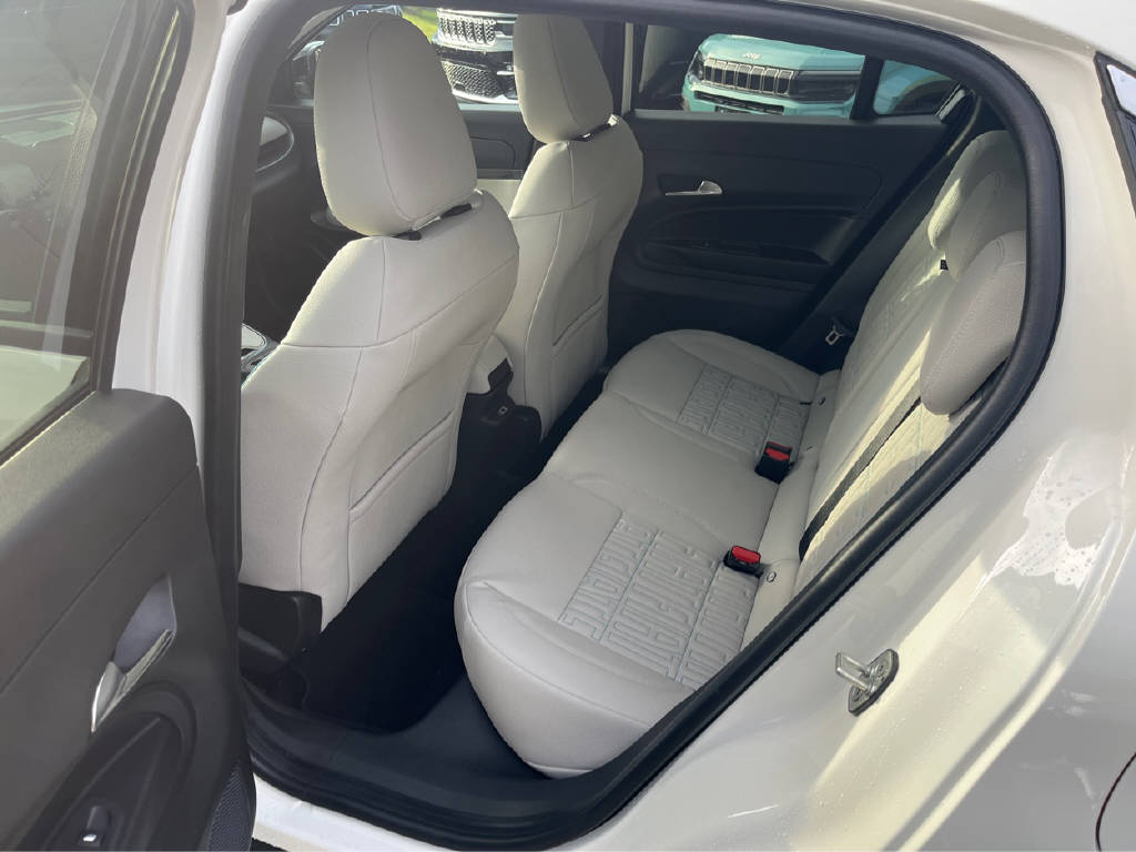 FIAT 600 1.2 Hybrid La Prima-image-5