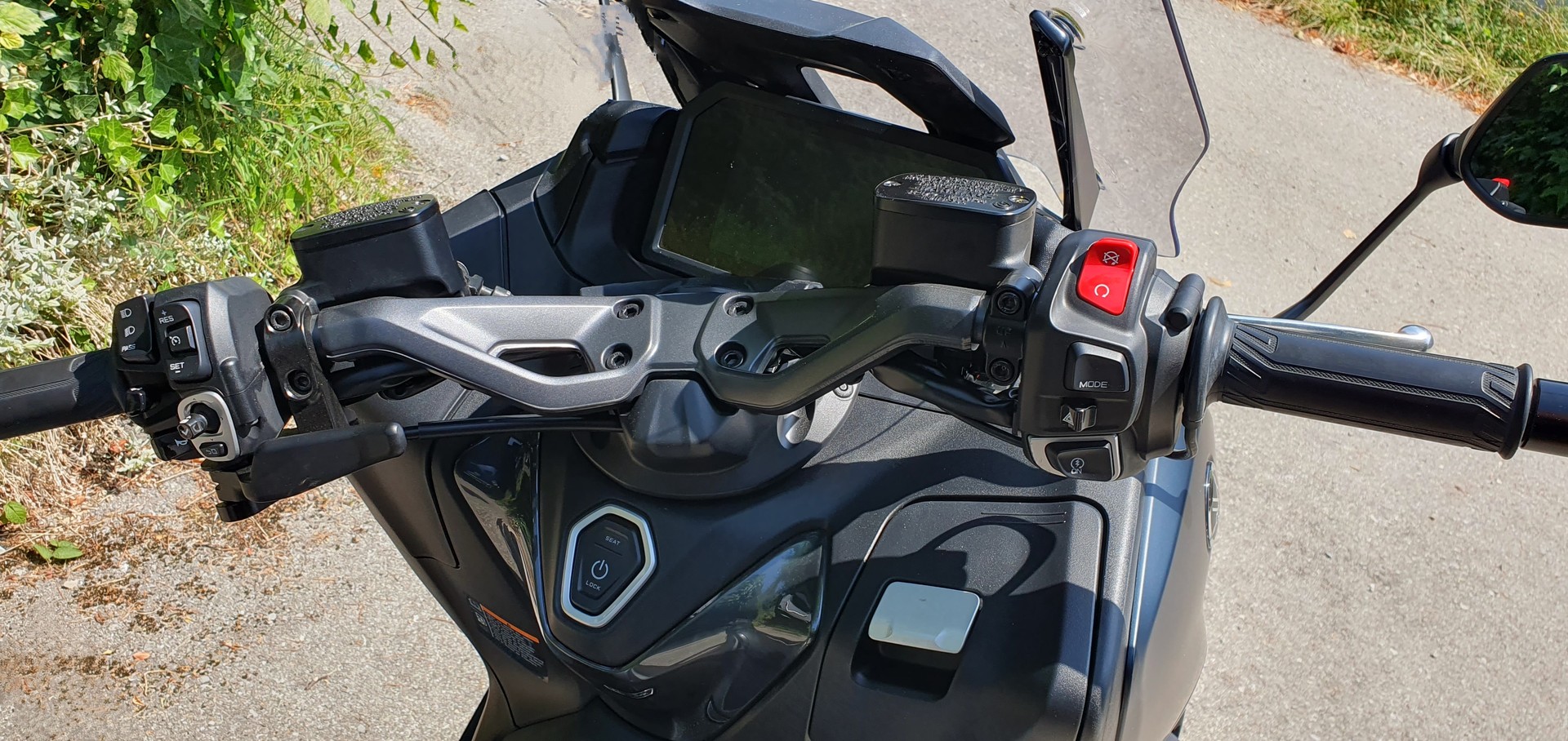 YAMAHA T-MAX Tech-Max XP 560-image-3