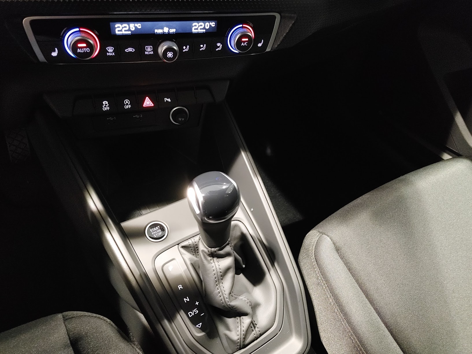 AUDI A1 Sportback 30 TFSI Attraction S-tronic-image-7