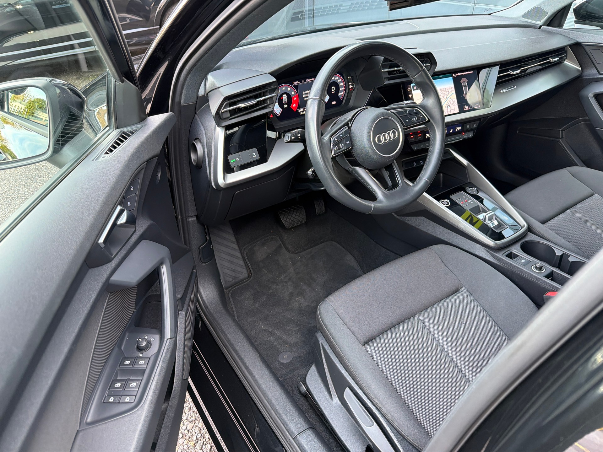AUDI A3 Sportback 30 TFSI S line S-tronic-image-7