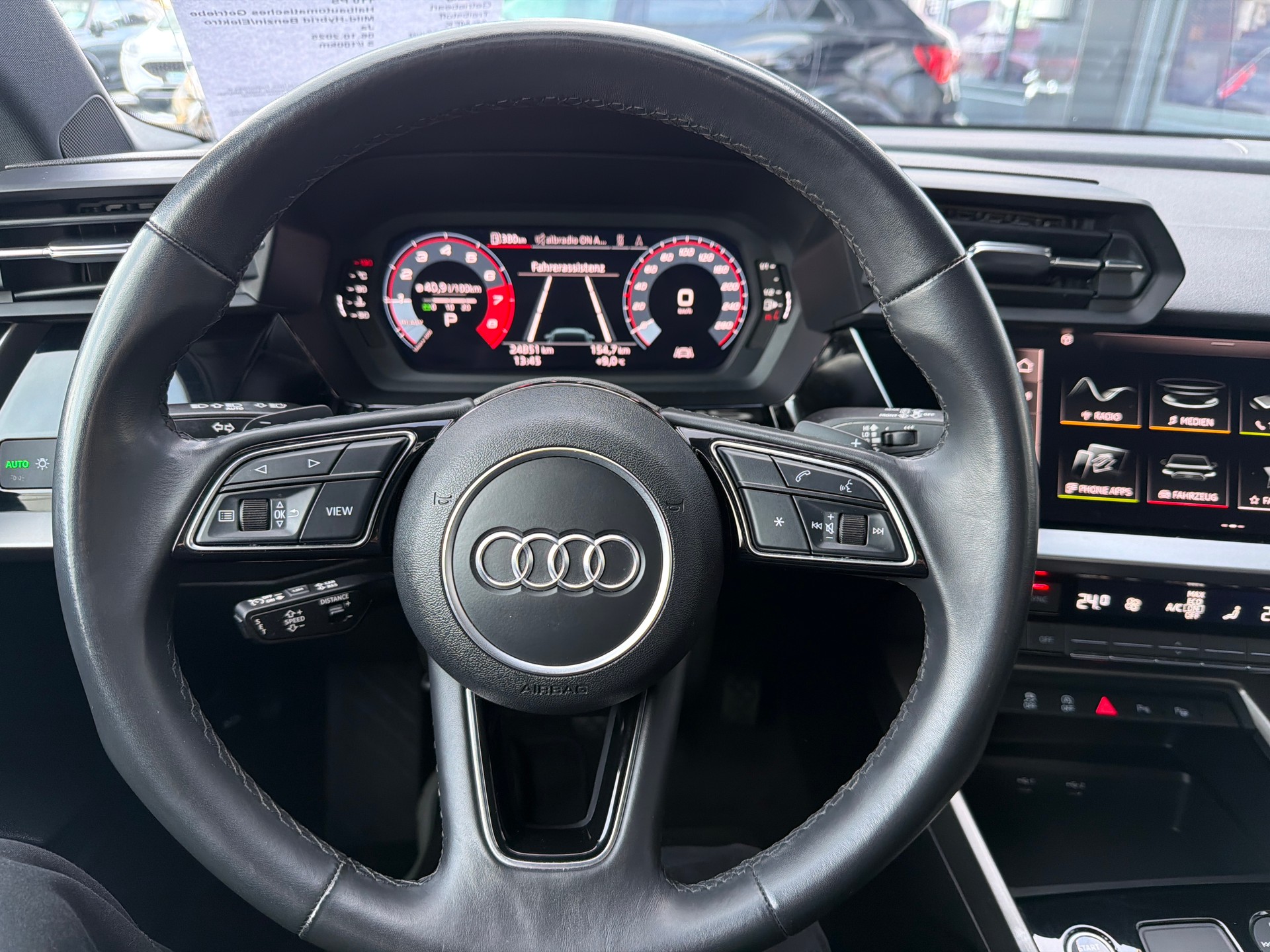 AUDI A3 Sportback 30 TFSI S line S-tronic-image-14