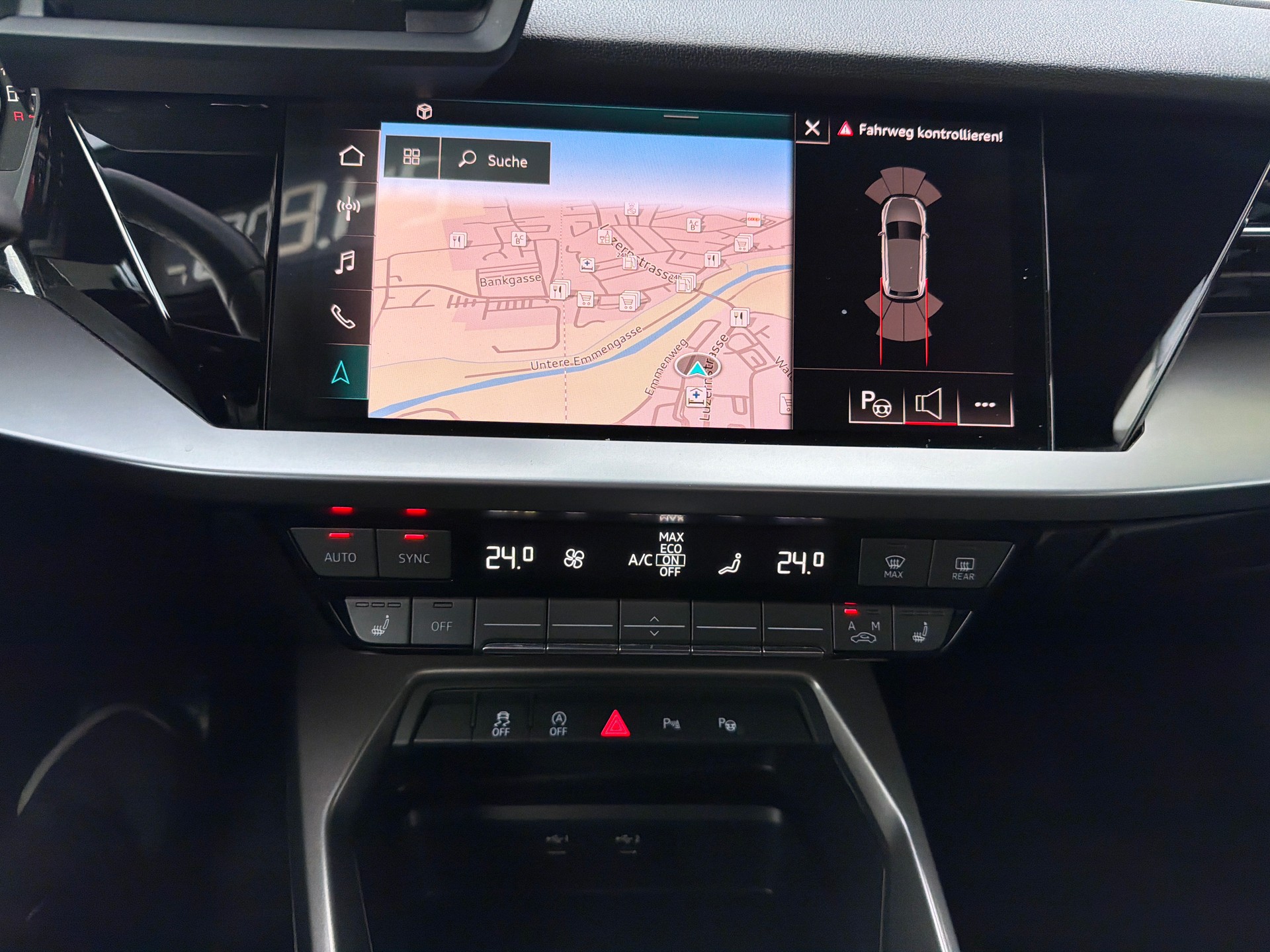 AUDI A3 Sportback 30 TFSI S line S-tronic-image-11