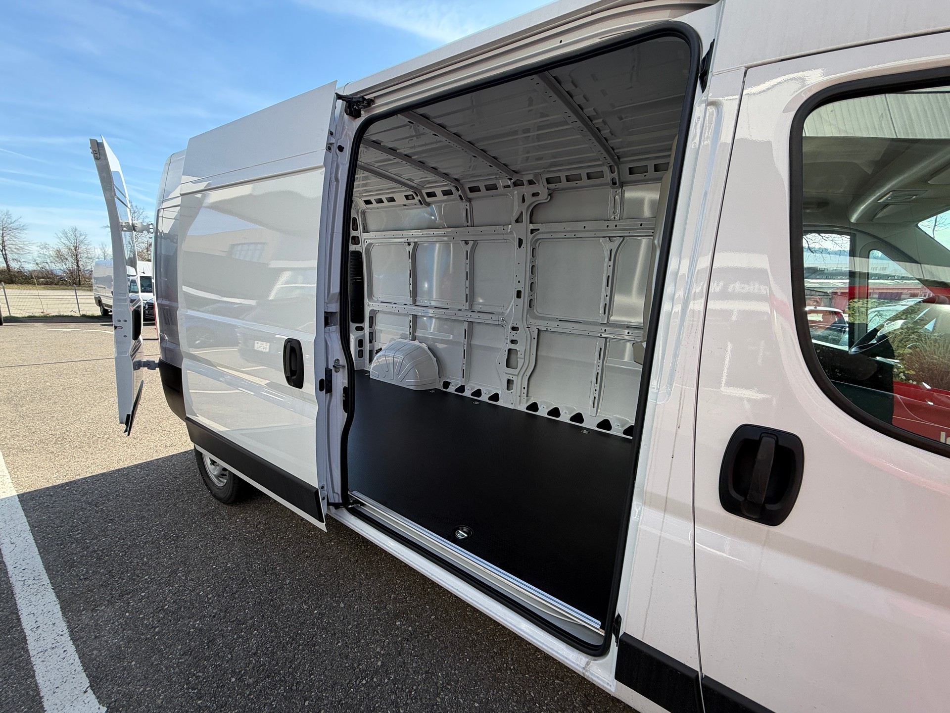 FIAT Ducato Maxi 35 L3H2 HEAVY 180 PS 270°, Holzboden, AHK3T,verst.Feder Kamera Finanzierung OHNE Zins möglich!! Alle Grössen verfügb-image-6