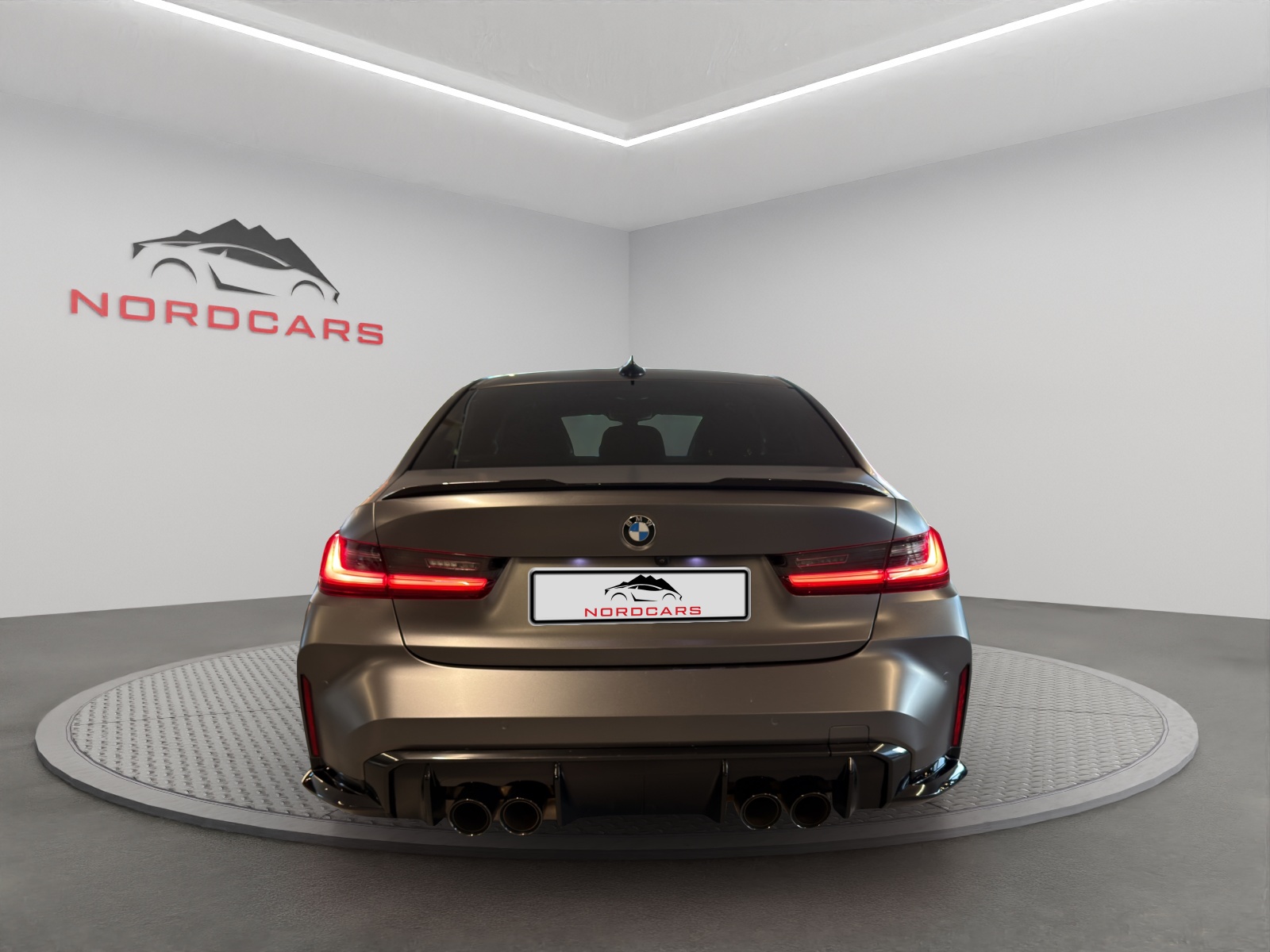 BMW M3 Competition-showroom-element-3