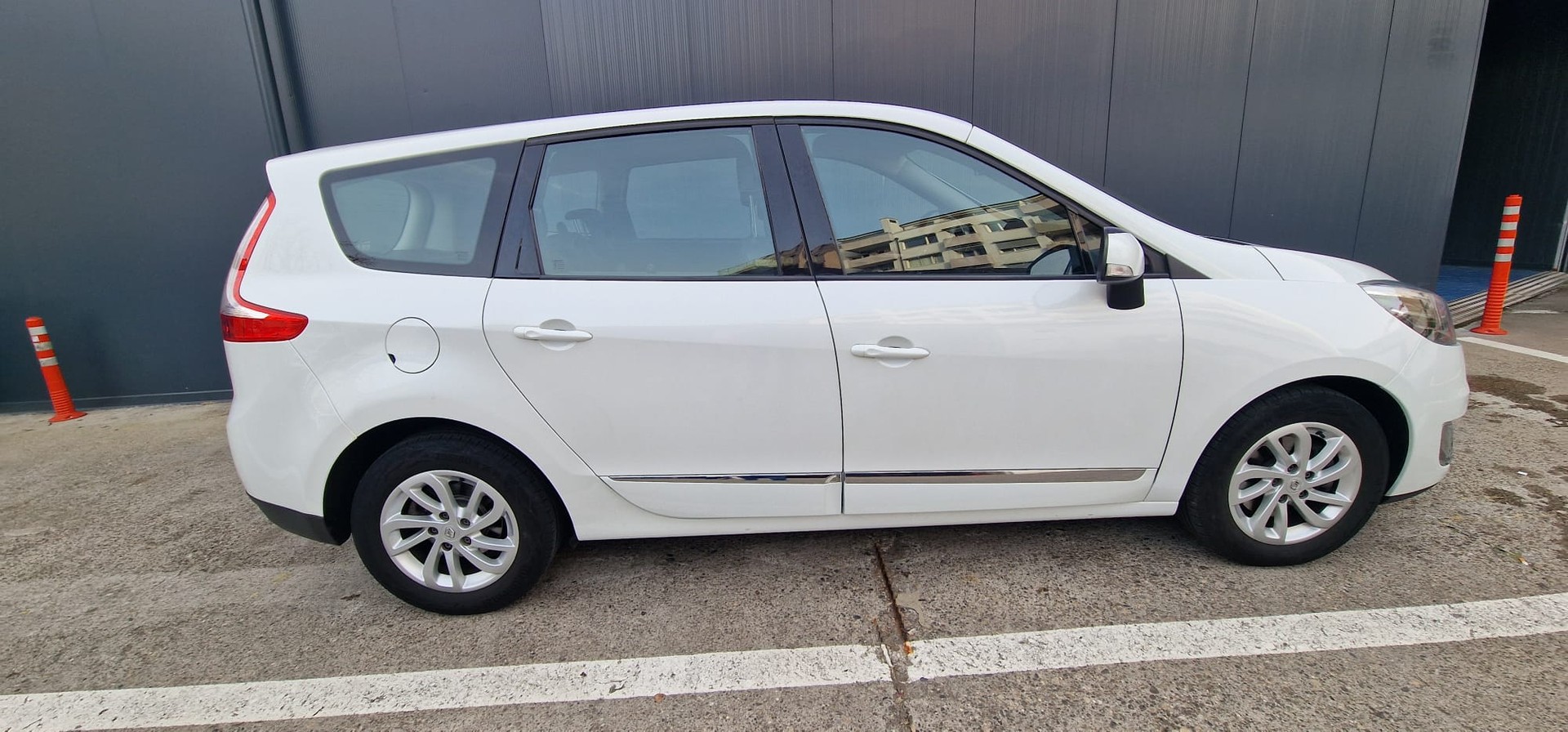 RENAULT Grand Scénic 1.5 dCi Expression EDC-image-4
