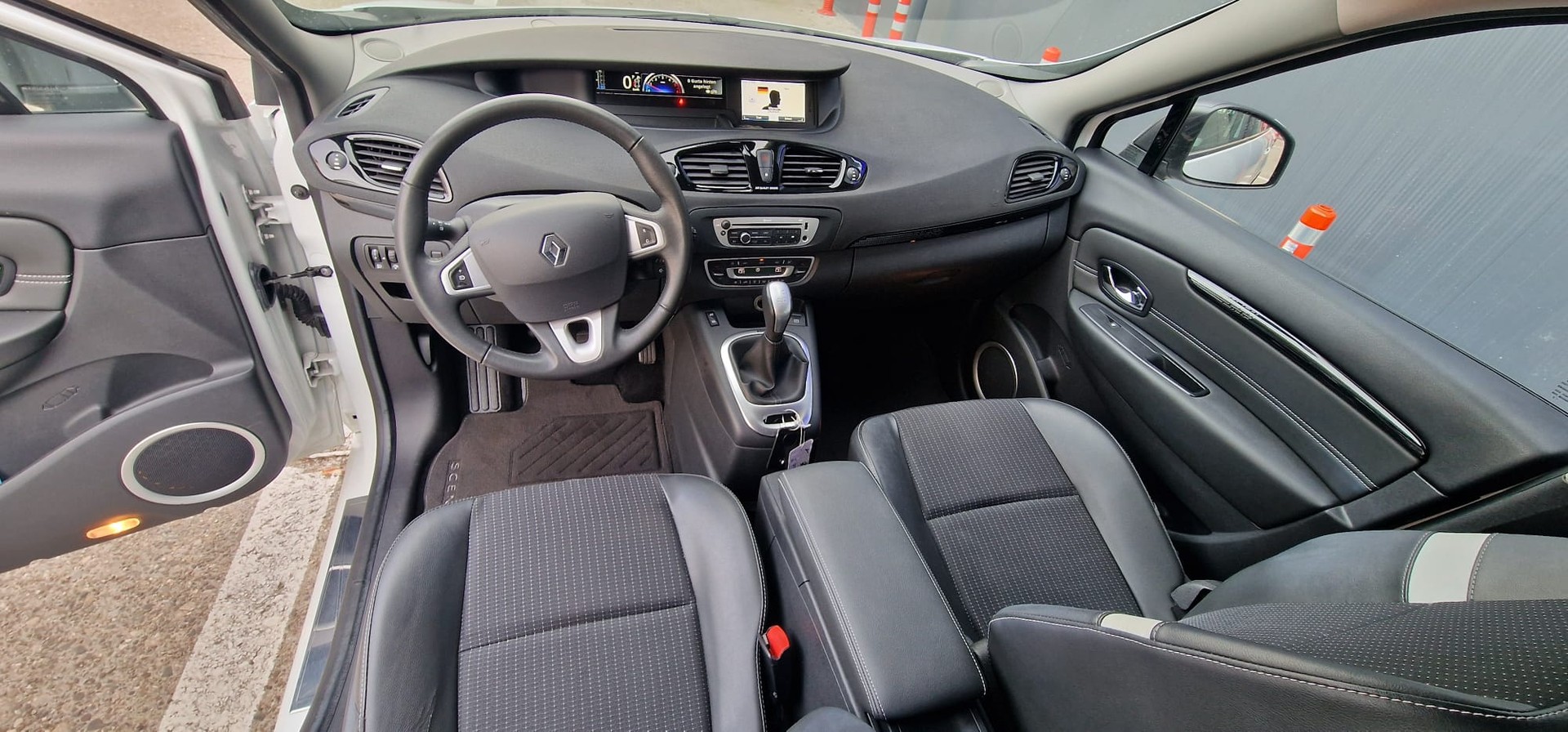 RENAULT Grand Scénic 1.5 dCi Expression EDC-image-10