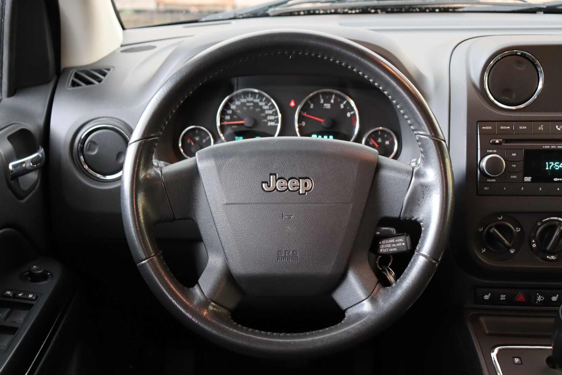 JEEP Compass 2.4 Limited CVT-image-9
