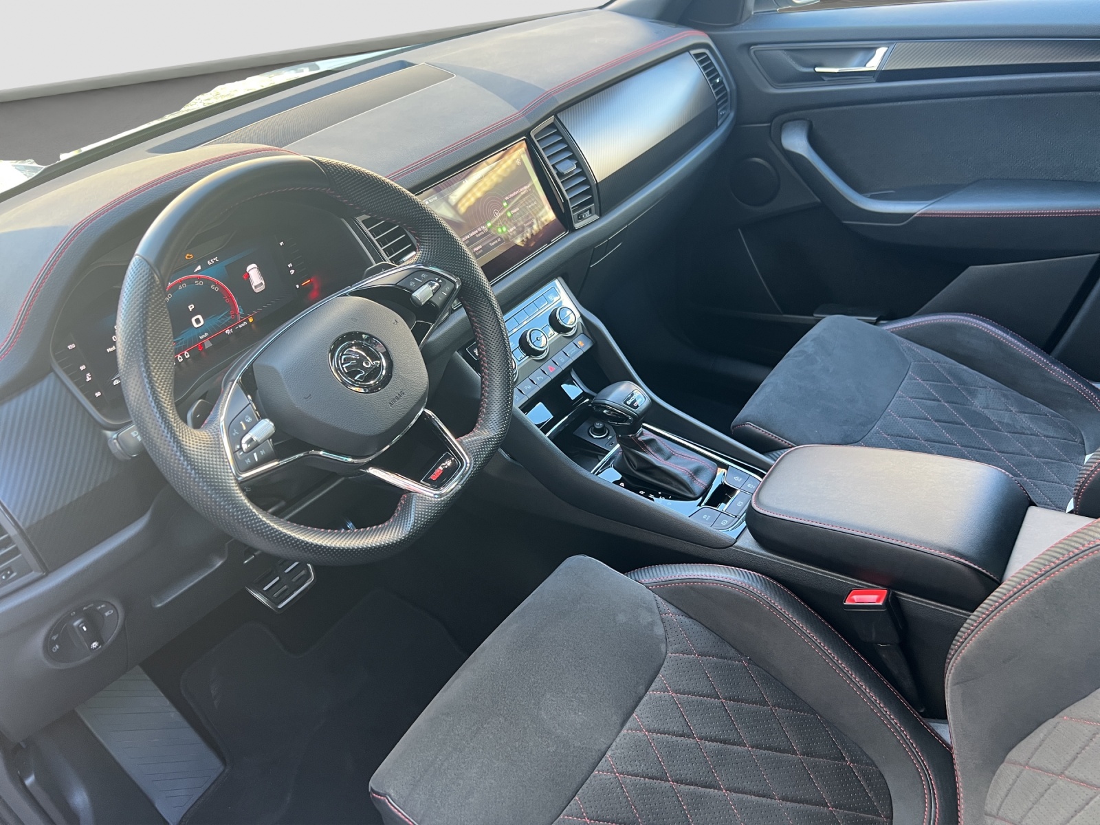 SKODA Kodiaq 2.0 TSI 4x4 RS-image-7