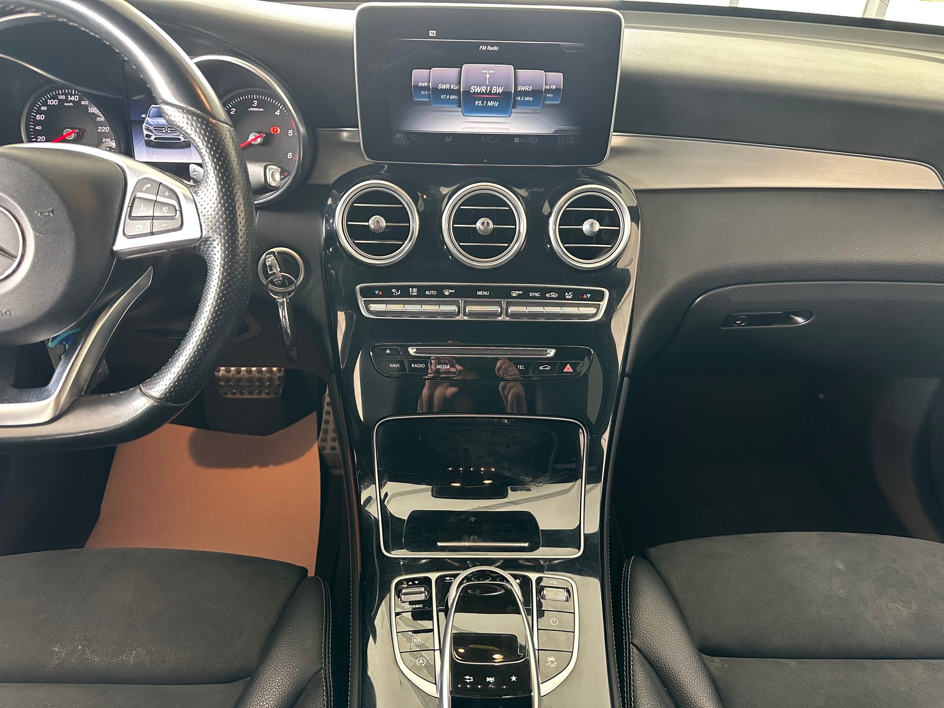 MERCEDES-BENZ GLC 250 d Exclusive 4Matic 9G-Tronic-image-10