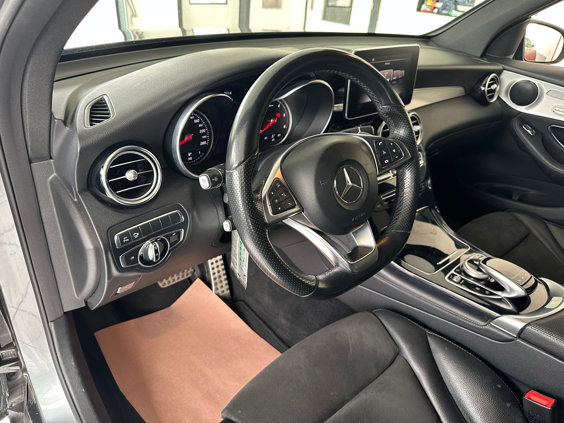MERCEDES-BENZ GLC 250 d Exclusive 4Matic 9G-Tronic-image-7