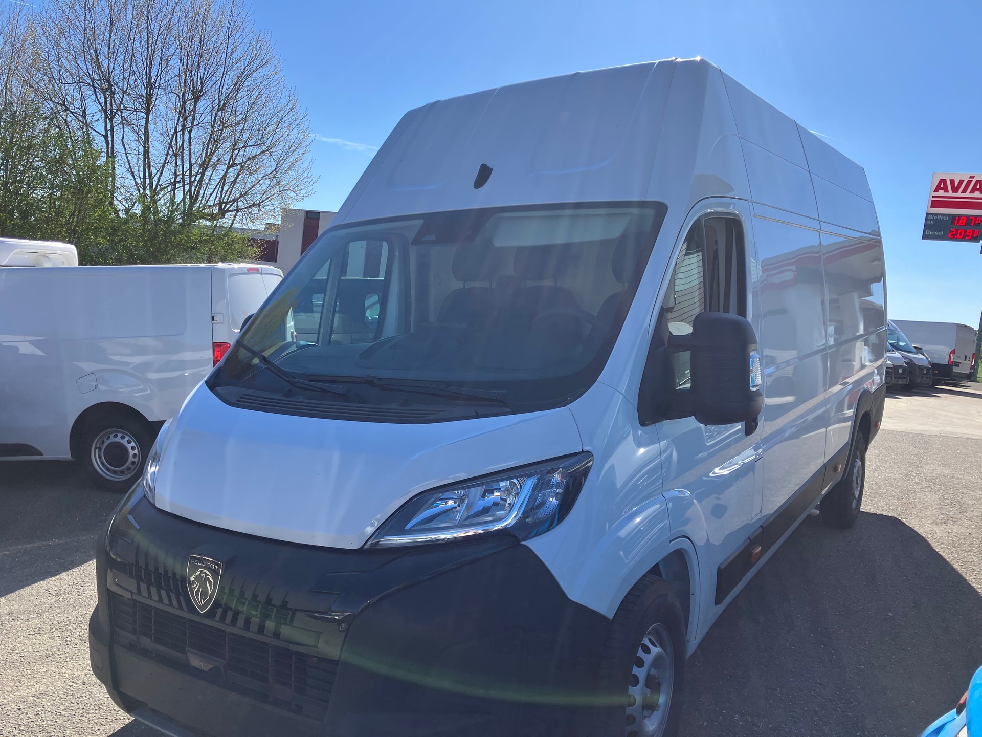 PEUGEOT Boxer 2.2 HDI 435 L4H3-image-1