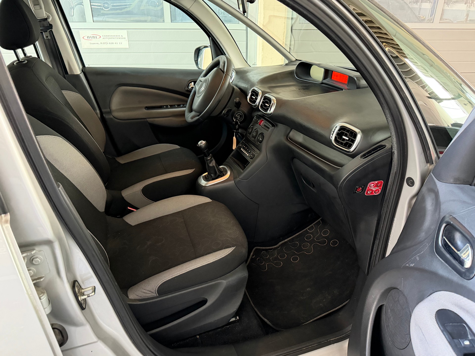 CITROEN C3 Picasso 1.6i 16V Séduction-image-6