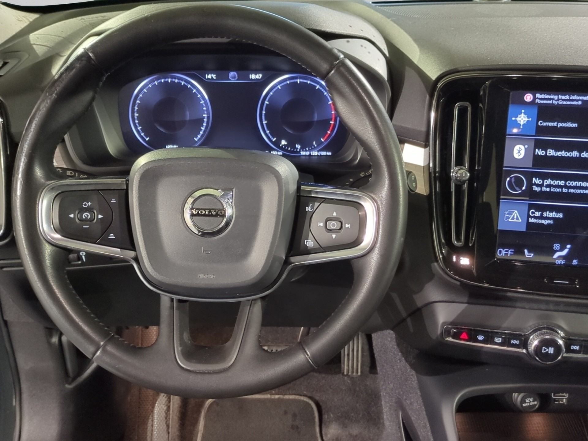 VOLVO XC40 T4 Momentum Geartronic-image-9