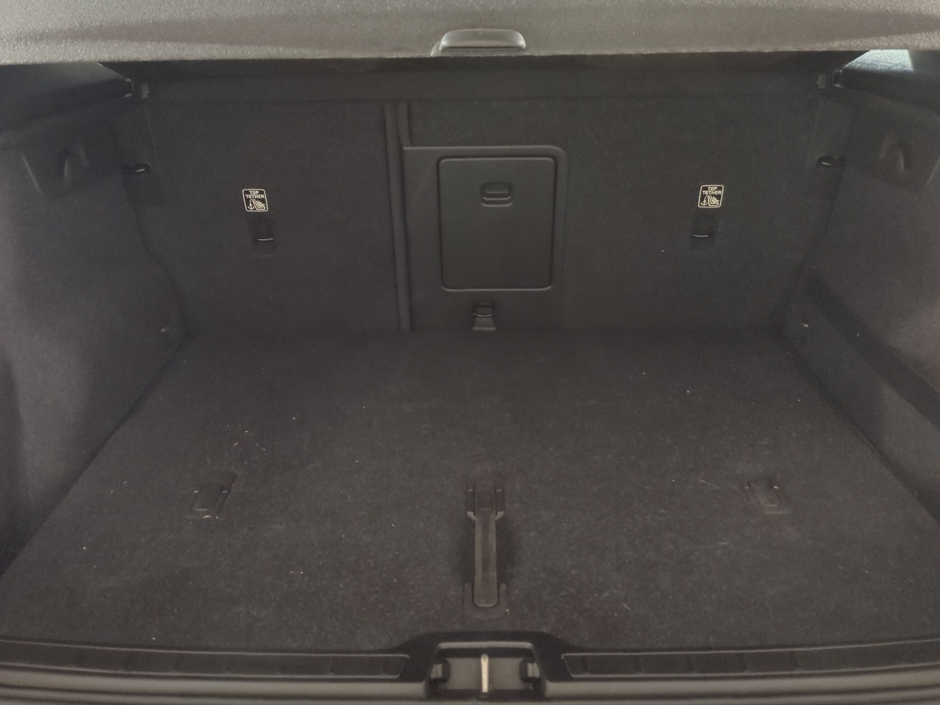 VOLVO XC40 T4 Momentum Geartronic-image-15