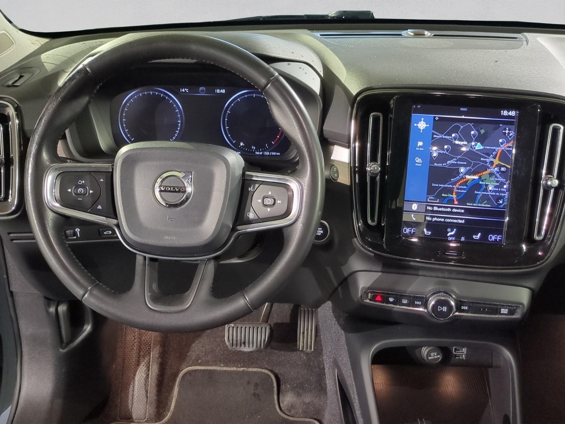 VOLVO XC40 T4 Momentum Geartronic-image-13