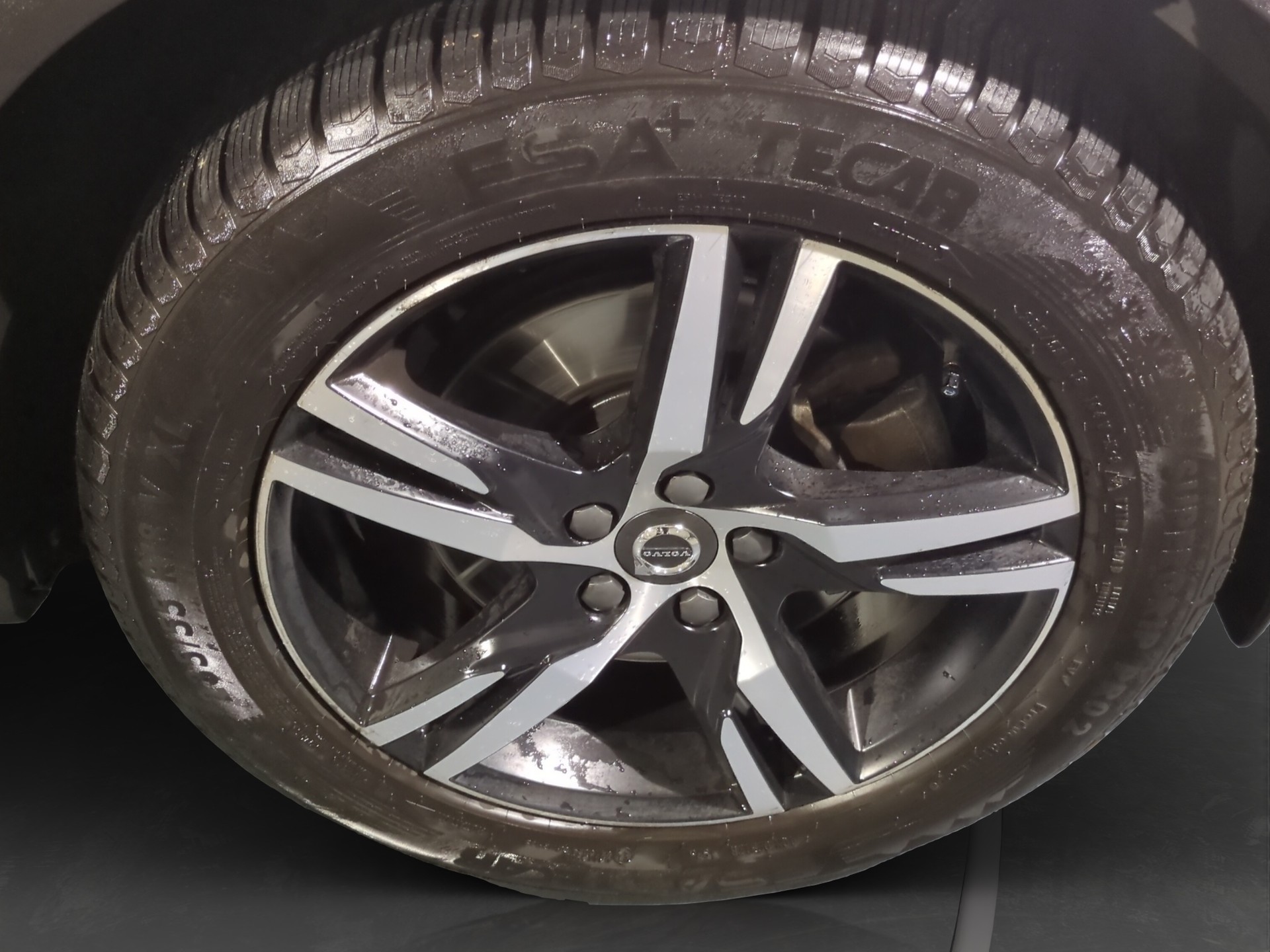 VOLVO XC40 T4 Momentum Geartronic-image-17