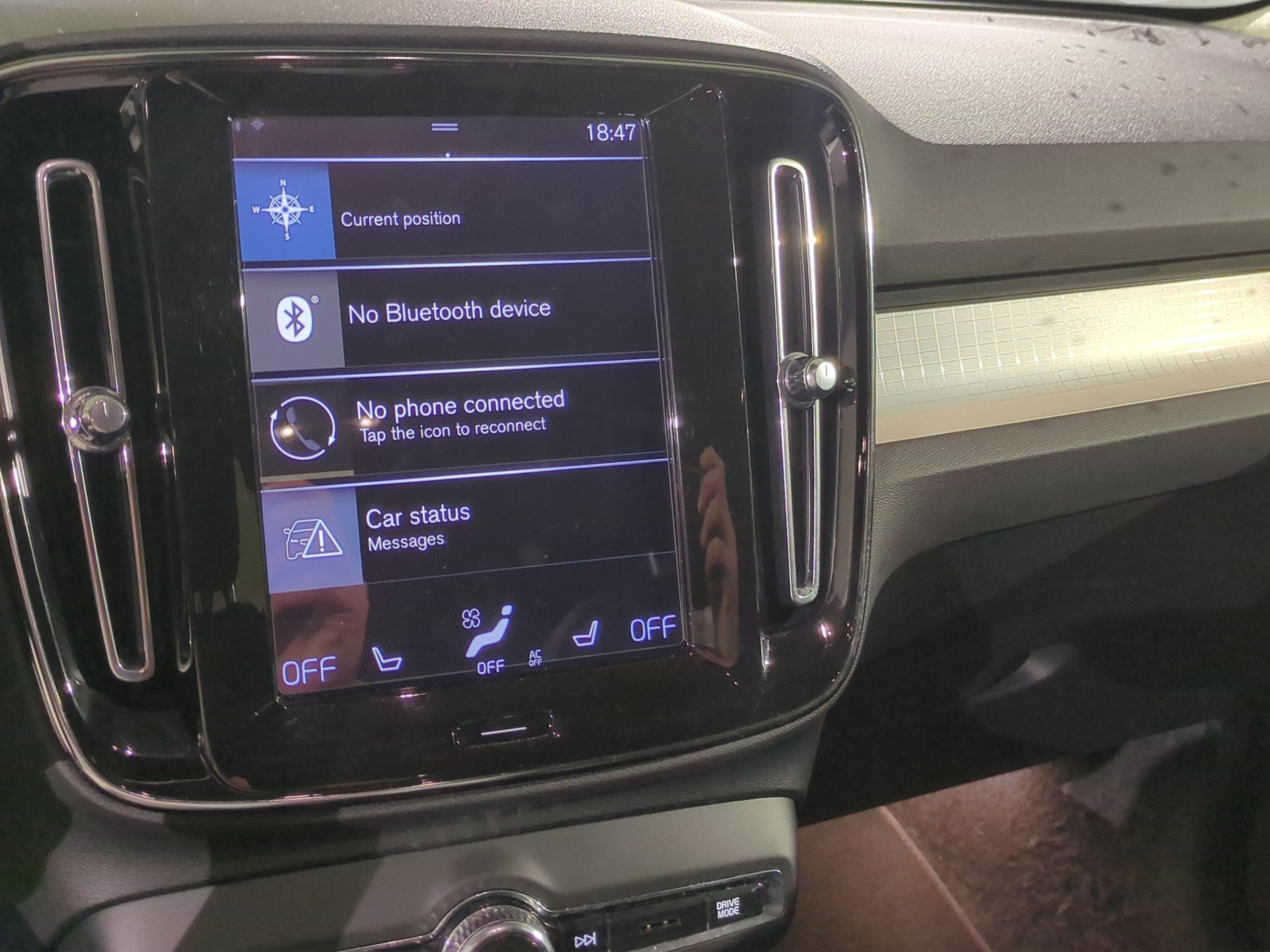 VOLVO XC40 T4 Momentum Geartronic-image-11