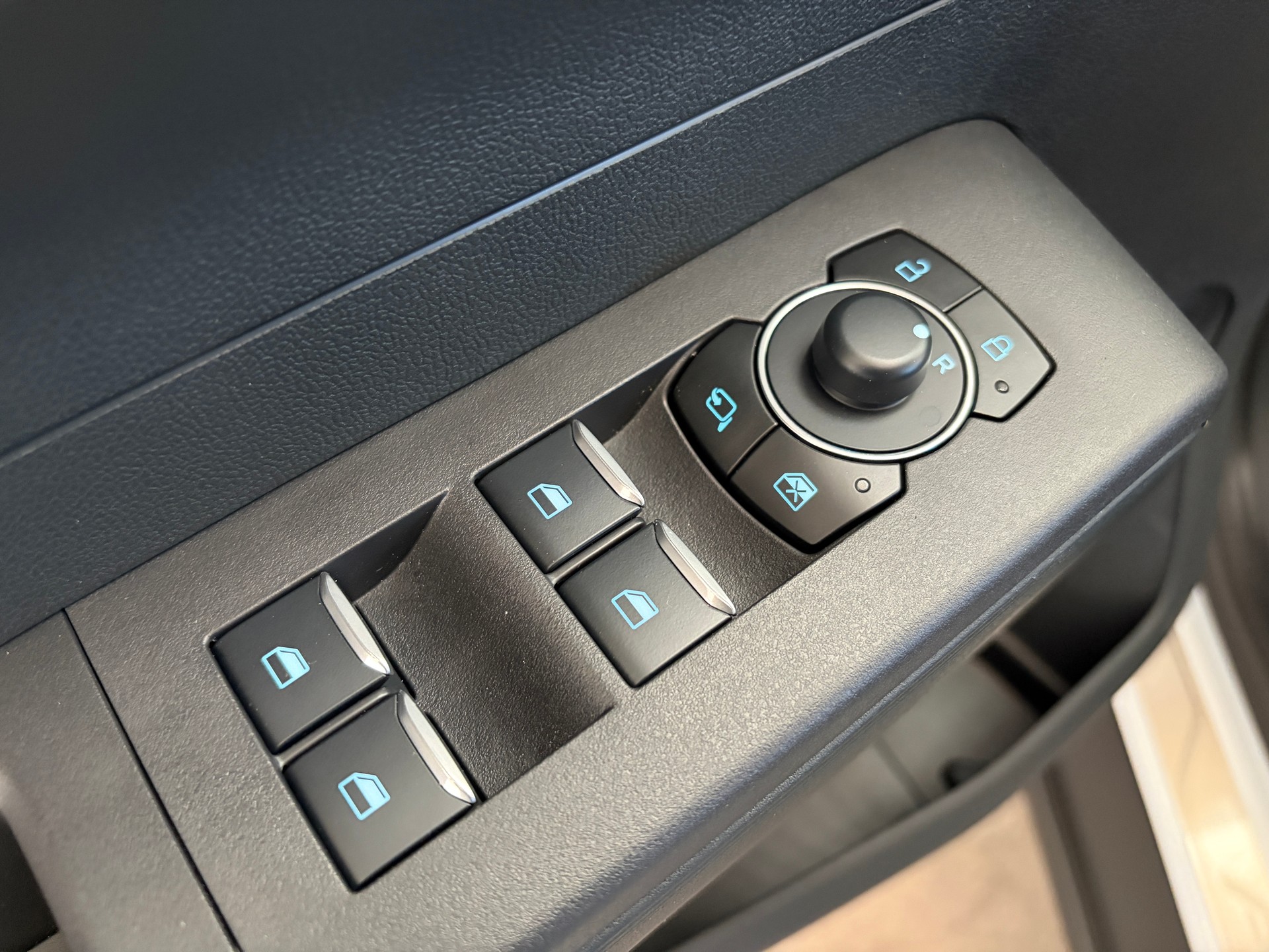 FORD Tourneo Courier 1.0 EcoBoost Active Automat-image-8