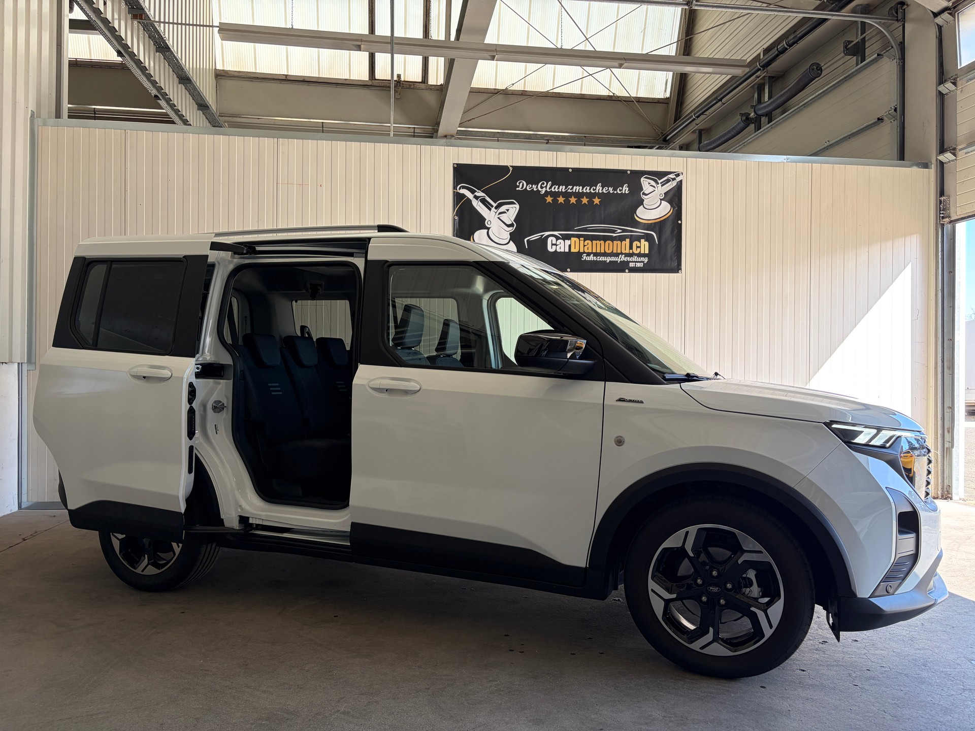 FORD Tourneo Courier 1.0 EcoBoost Active Automat-image-4
