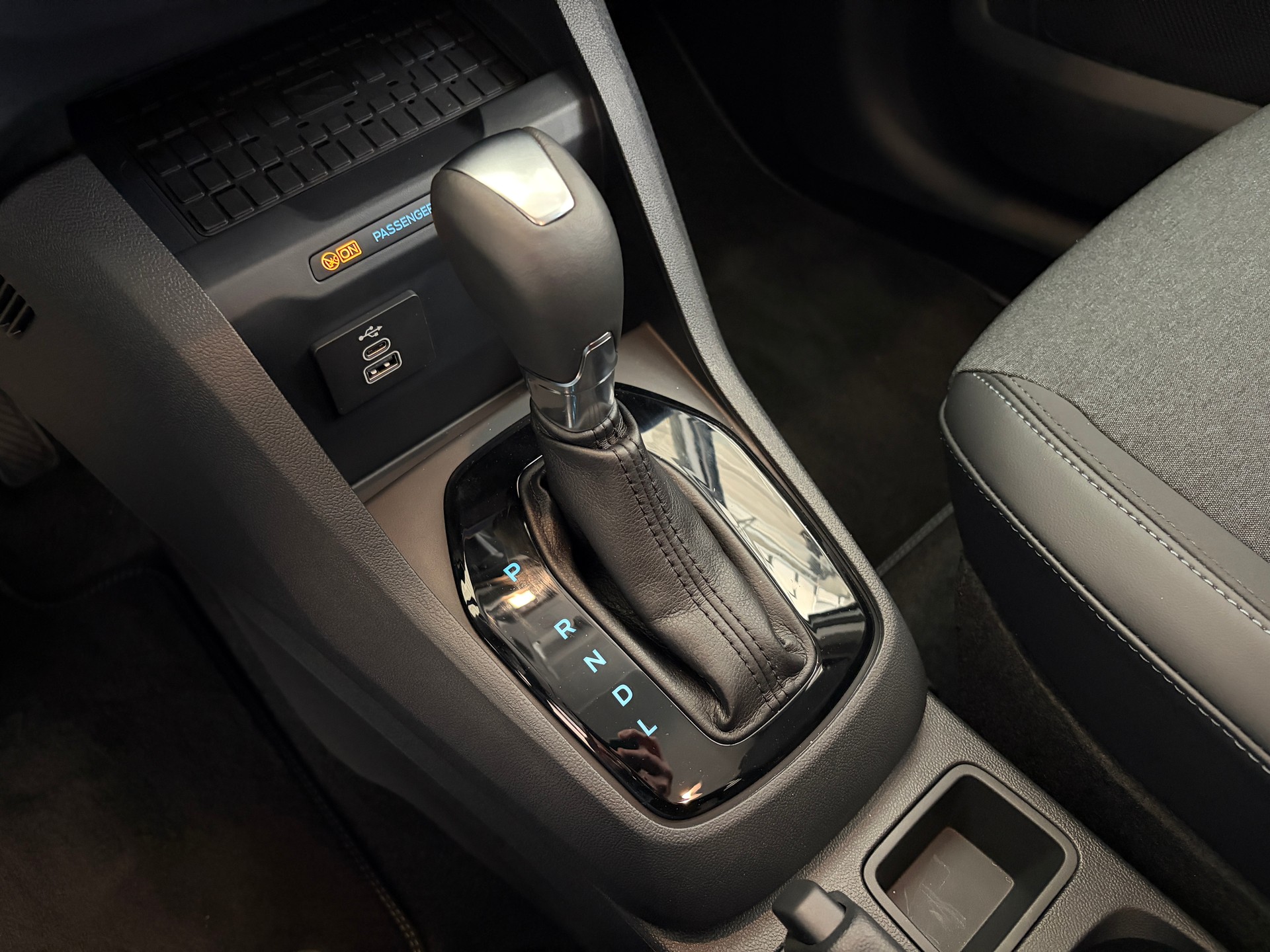 FORD Tourneo Courier 1.0 EcoBoost Active Automat-image-14