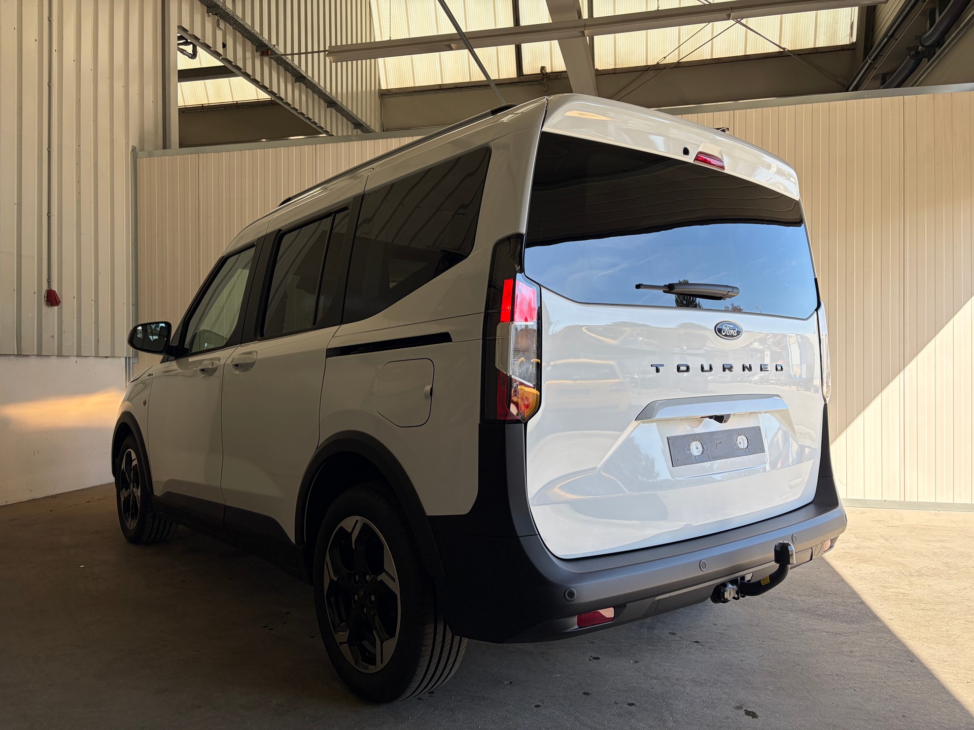 FORD Tourneo Courier 1.0 EcoBoost Active Automat-image-6