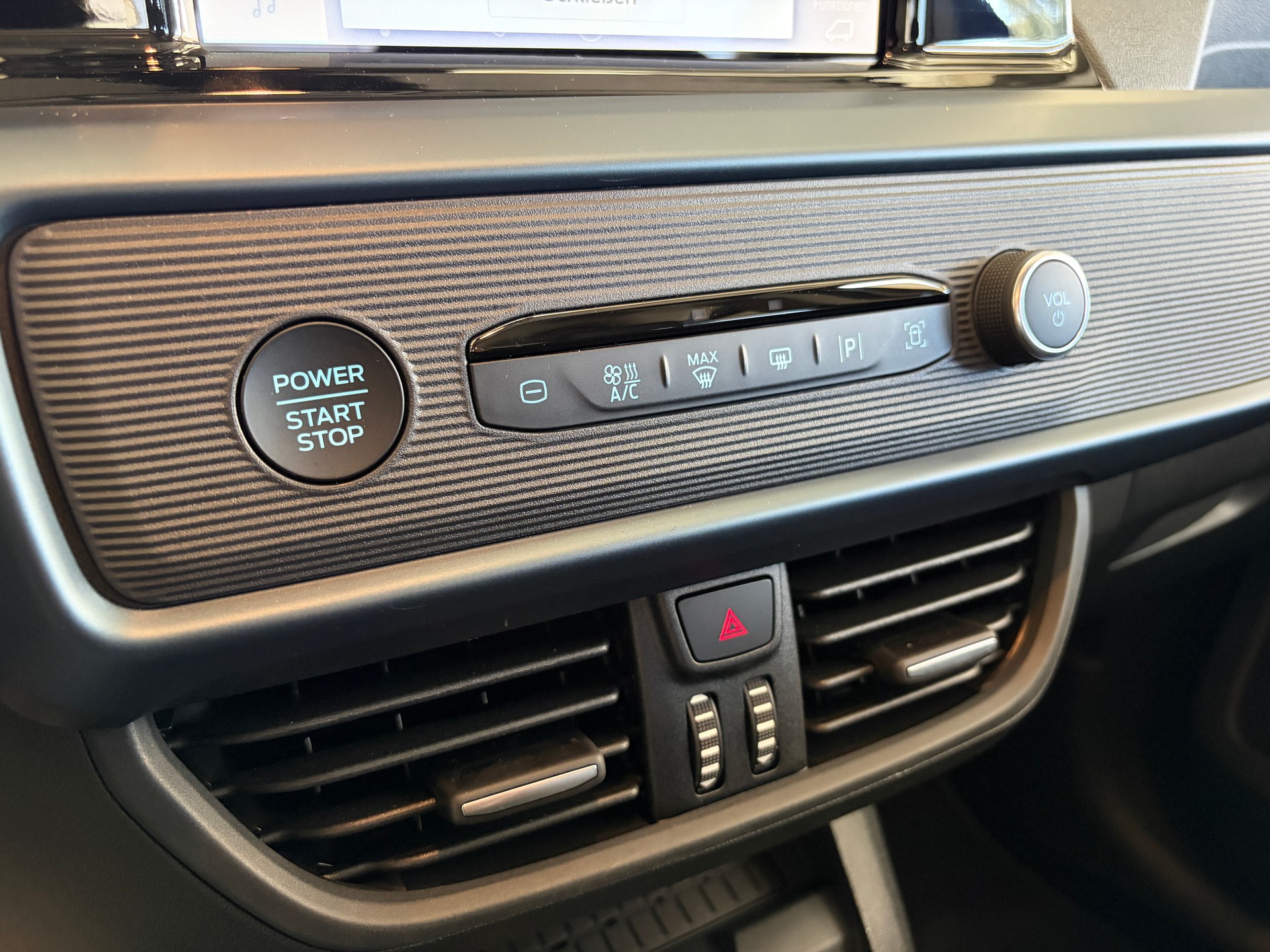 FORD Tourneo Courier 1.0 EcoBoost Active Automat-image-13