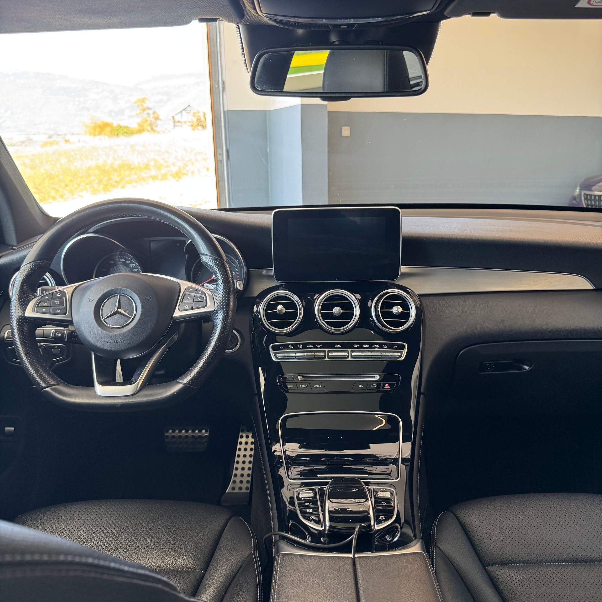 MERCEDES-BENZ GLC 250 d AMG Line 4Matic 9G-Tronic-image-14
