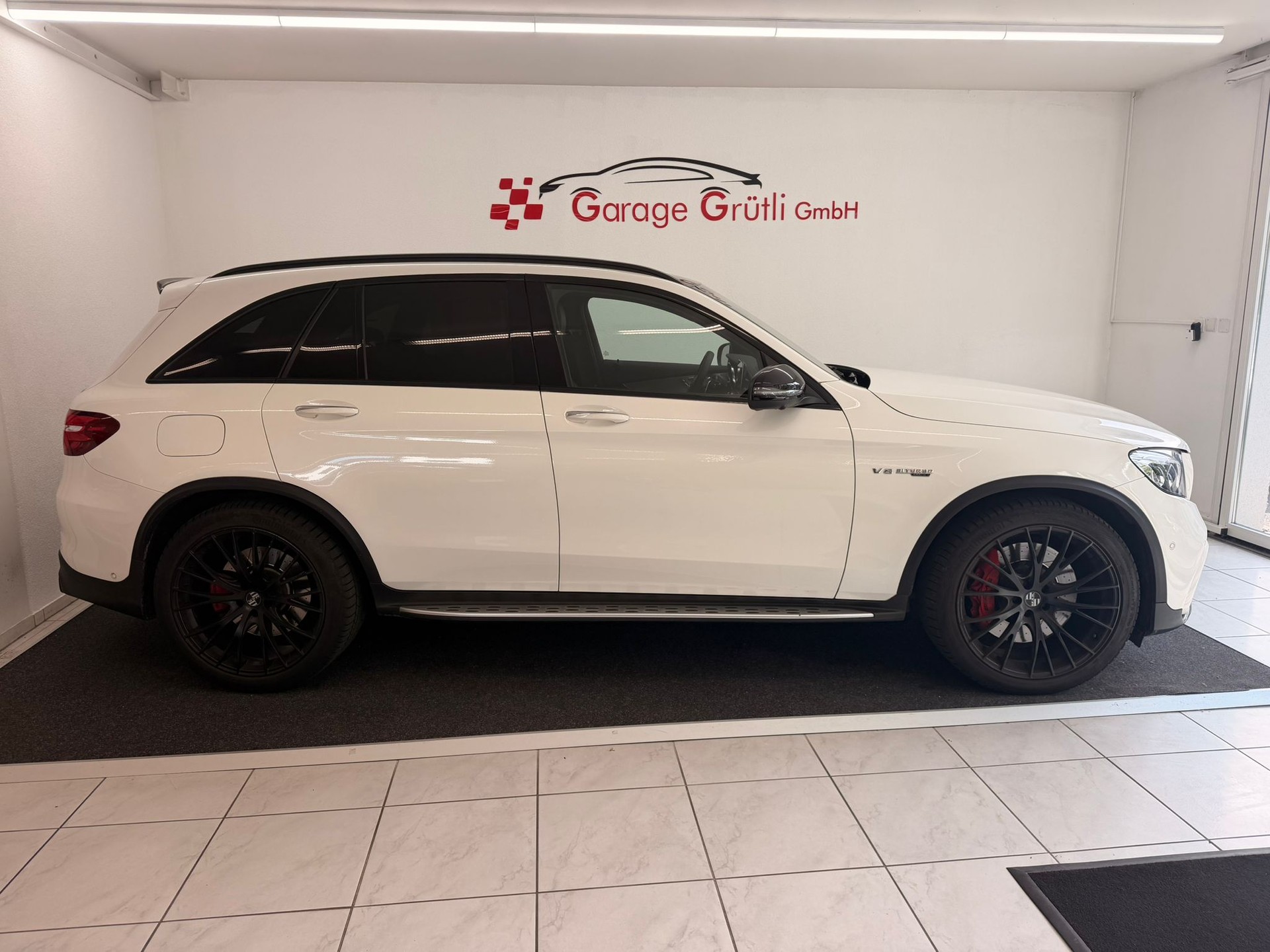 MERCEDES-BENZ GLC 63 S AMG Edition 1 4Matic+ 9G-Tronic-showroom-element-2