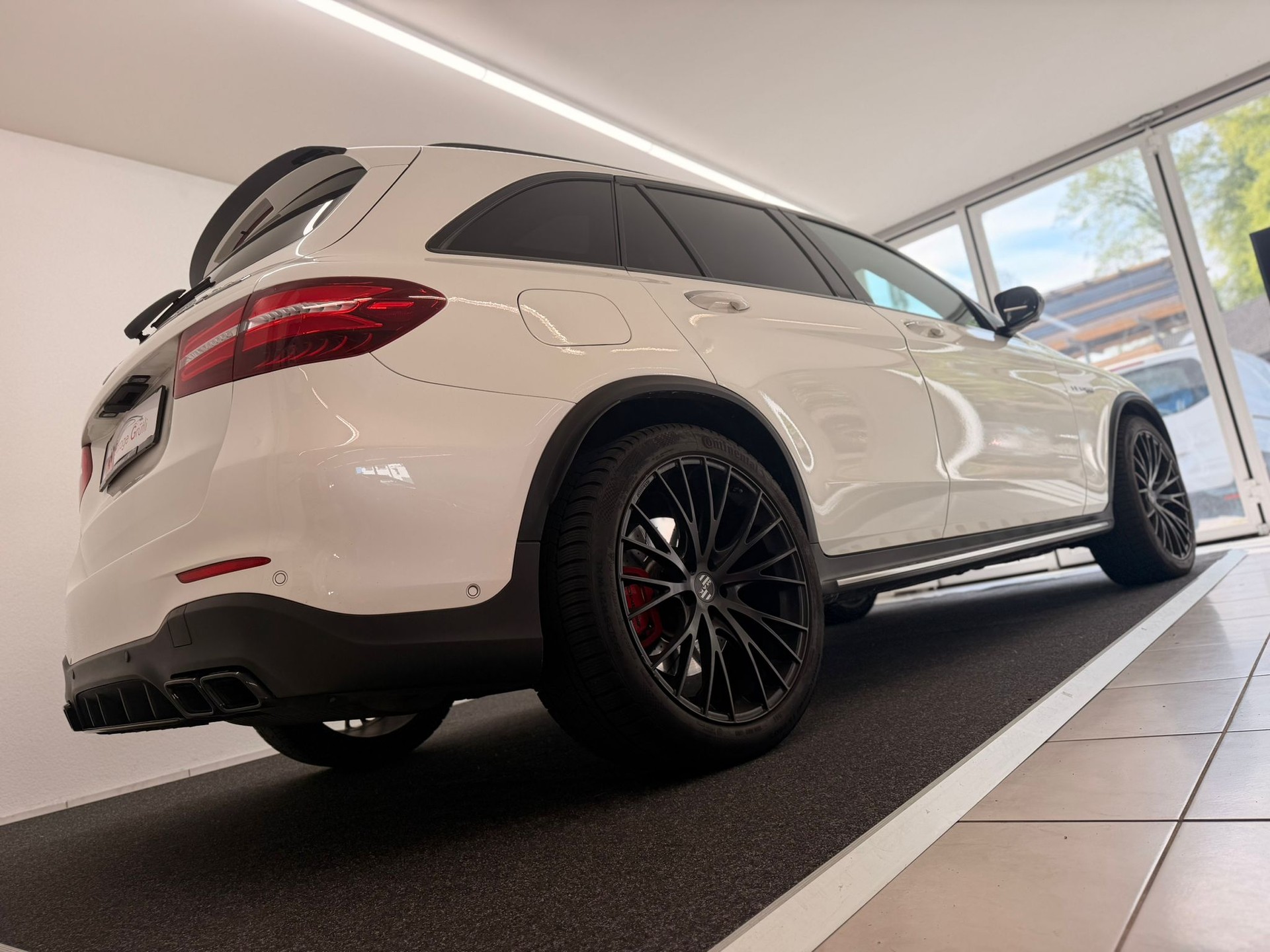 MERCEDES-BENZ GLC 63 S AMG Edition 1 4Matic+ 9G-Tronic-image-5