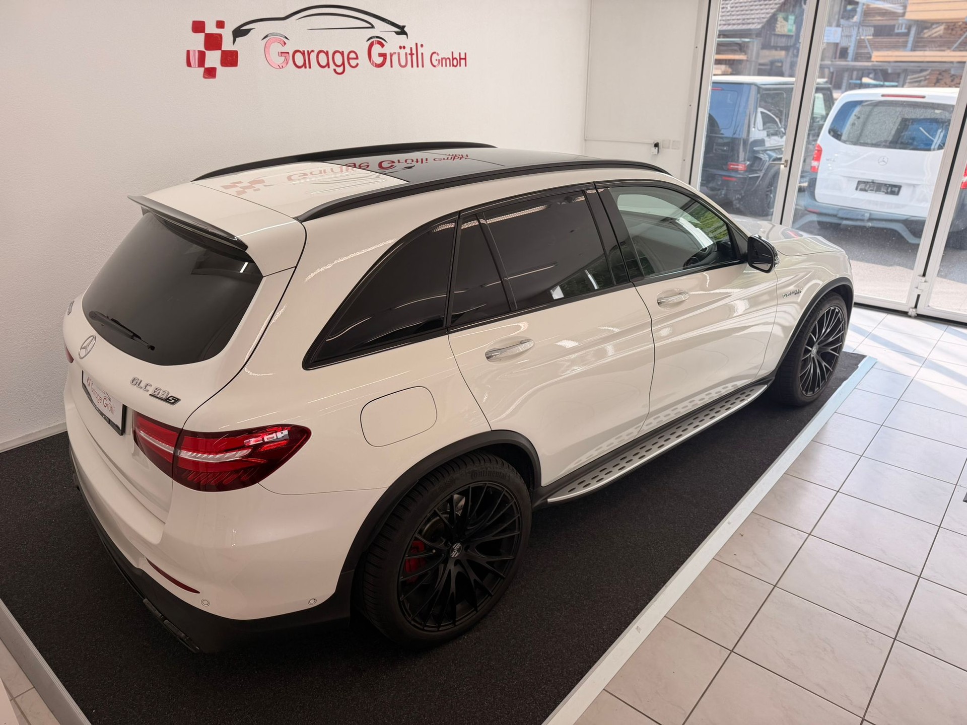 MERCEDES-BENZ GLC 63 S AMG Edition 1 4Matic+ 9G-Tronic-image-4