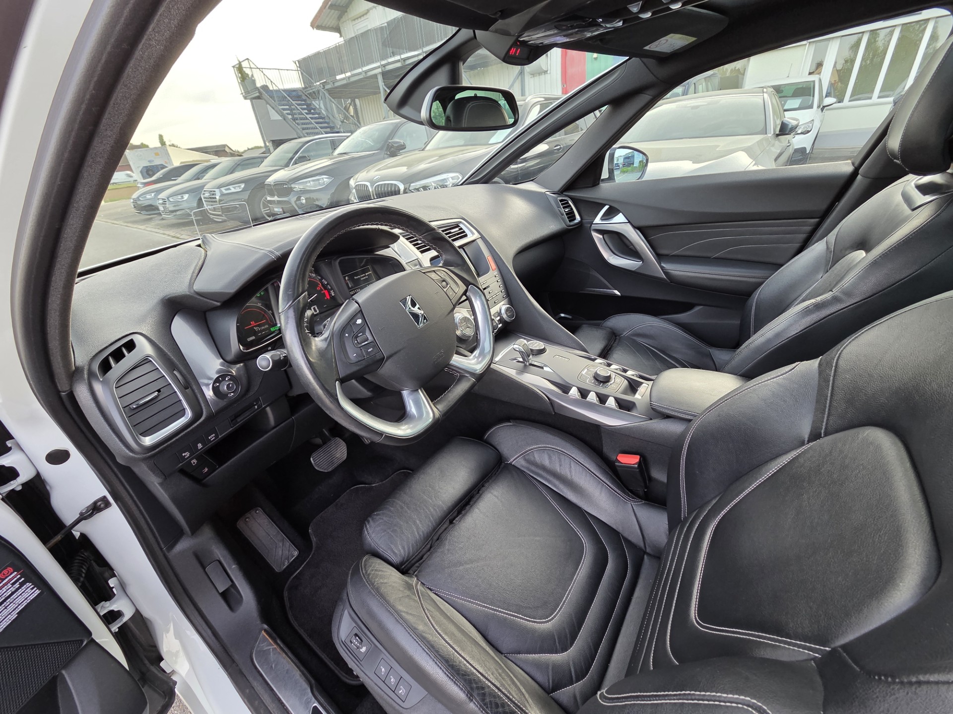 DS AUTOMOBILES DS5 HYbrid4 200 Sport Chic EGS6-image-9