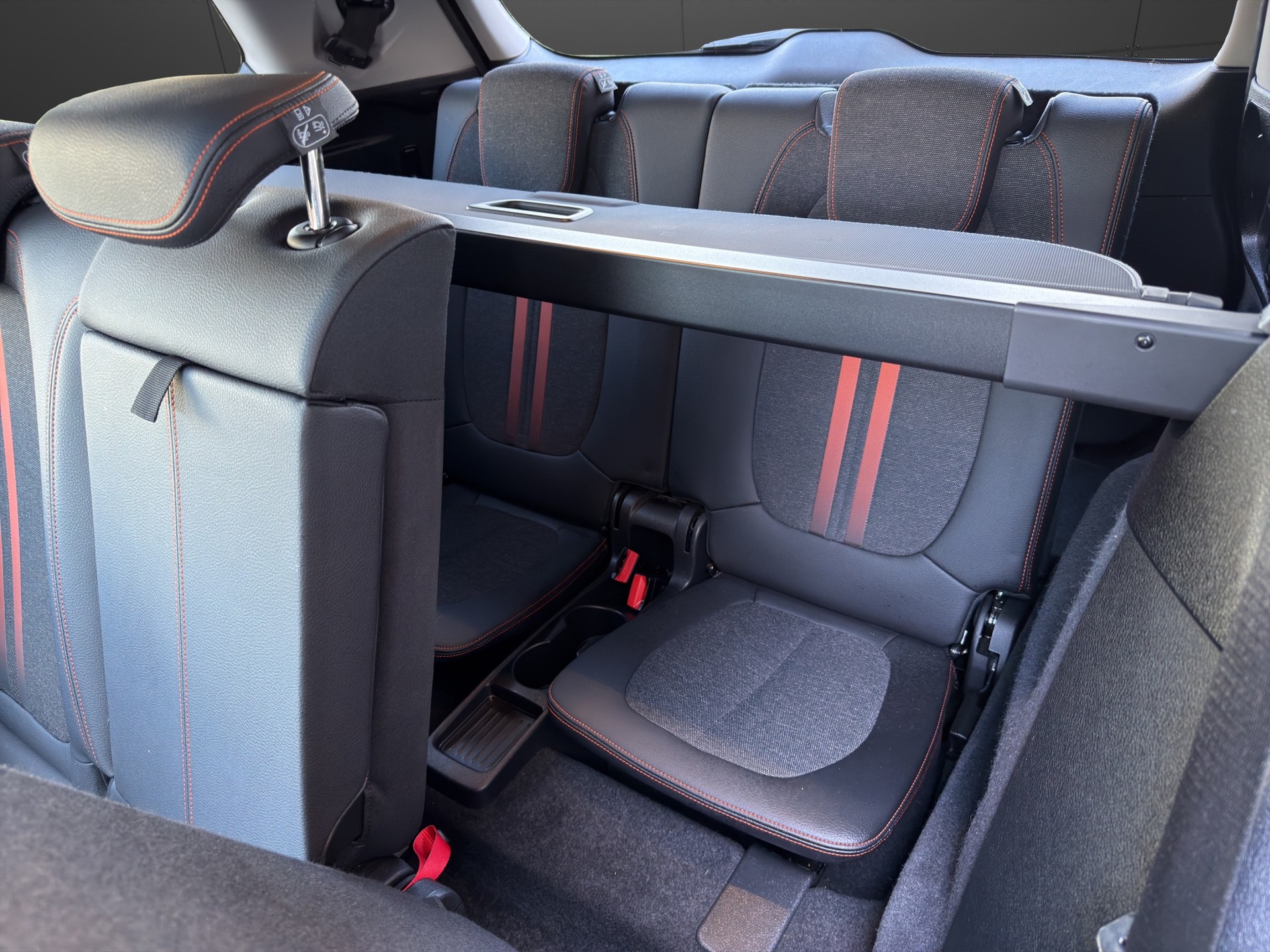 BMW 216d Gran Tourer DKG Luxury Line-image-23