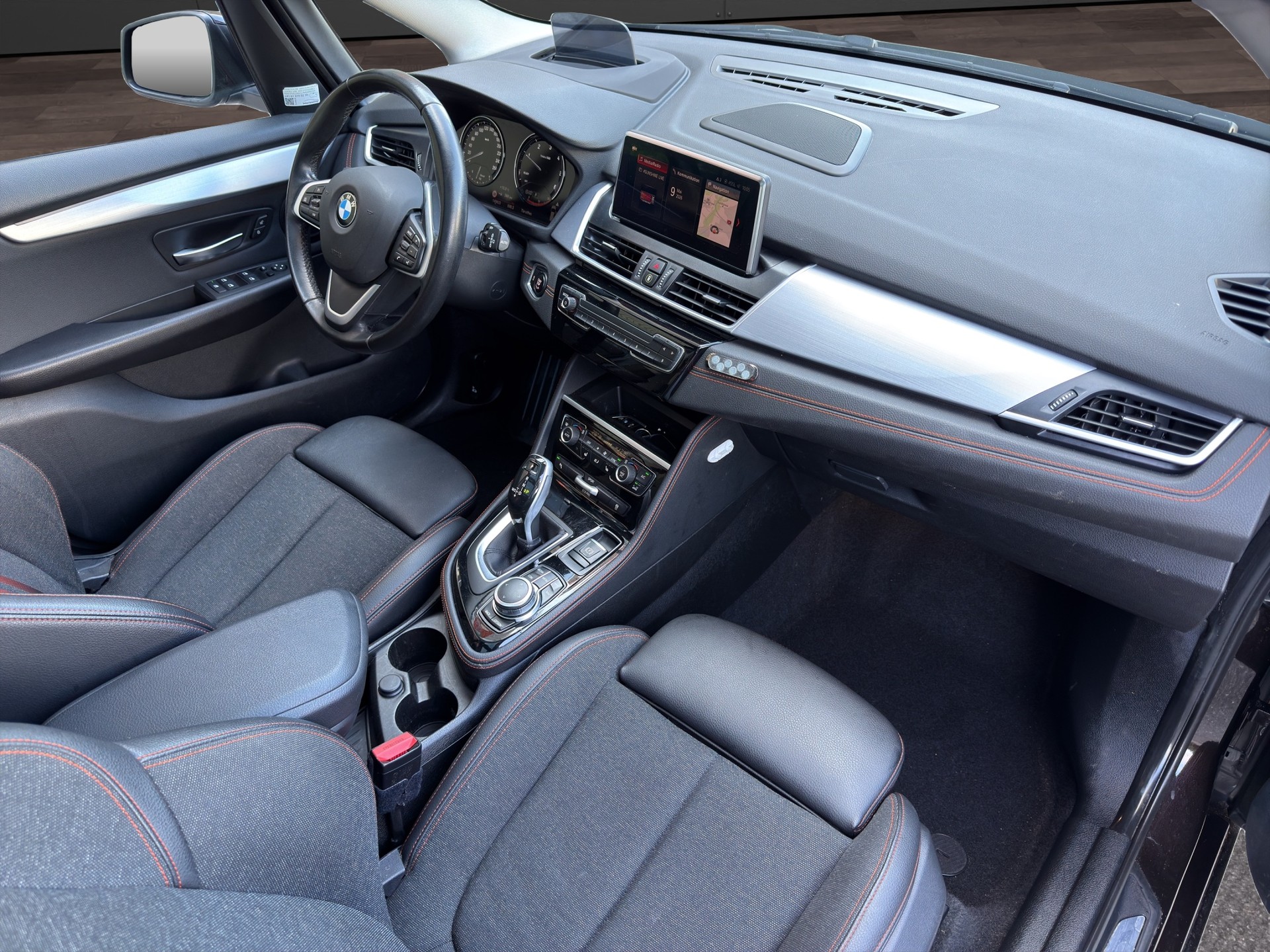 BMW 216d Gran Tourer DKG Luxury Line-image-18