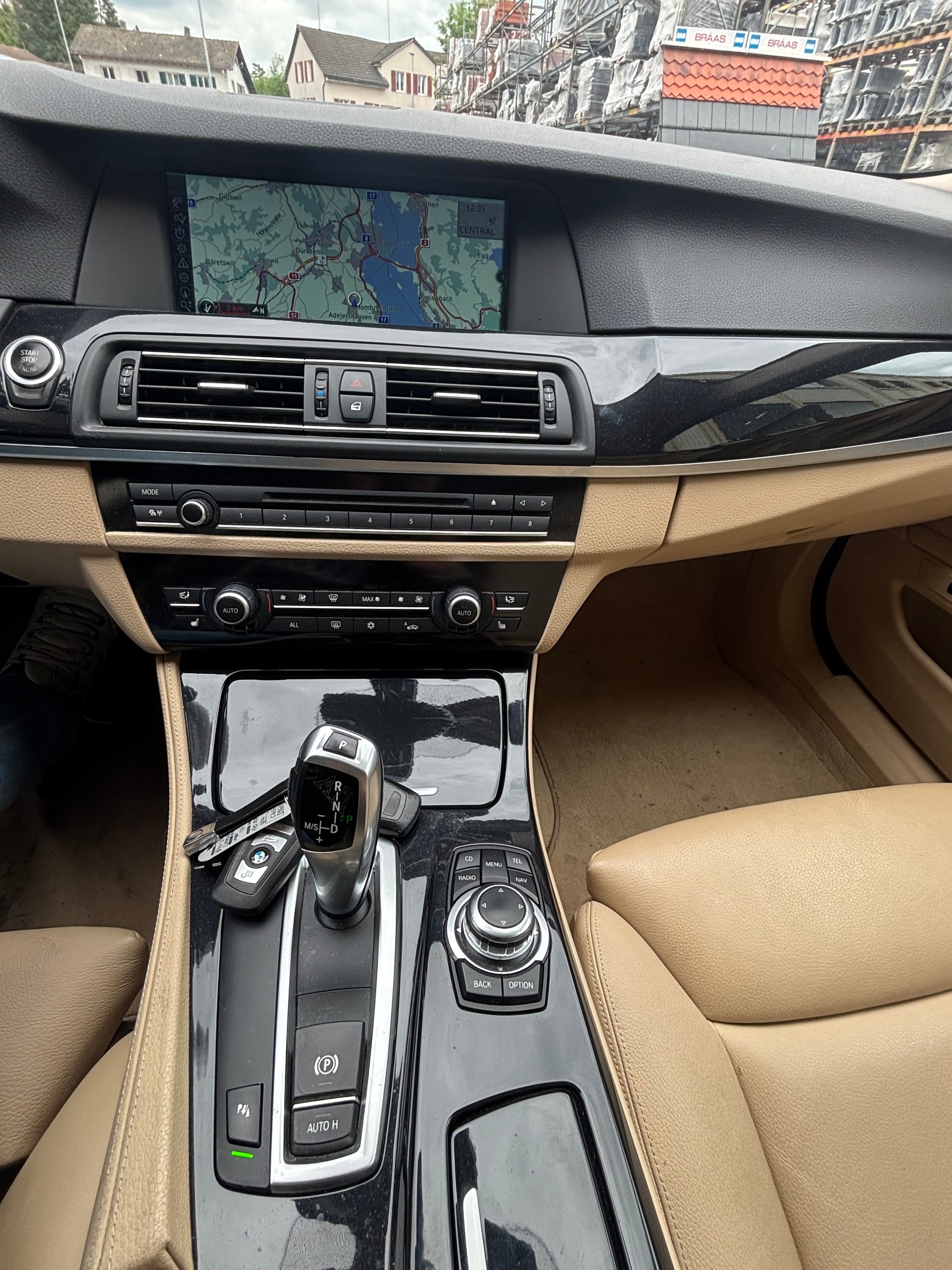 BMW 528i Steptronic-image-7