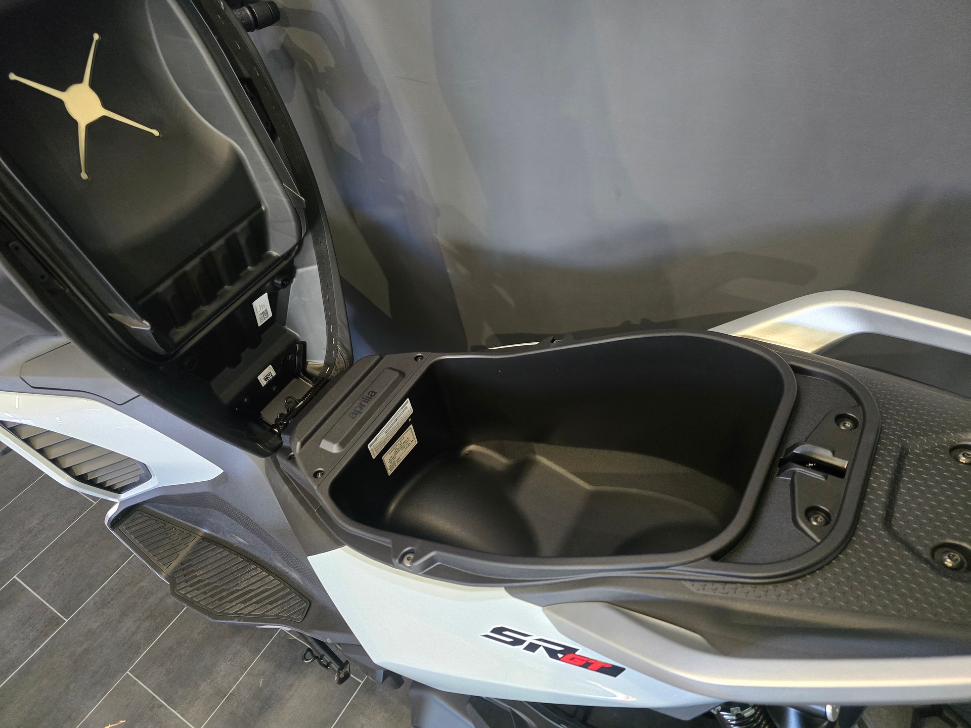 APRILIA SR GT 400 (4 Jahre Garantie)-image-4