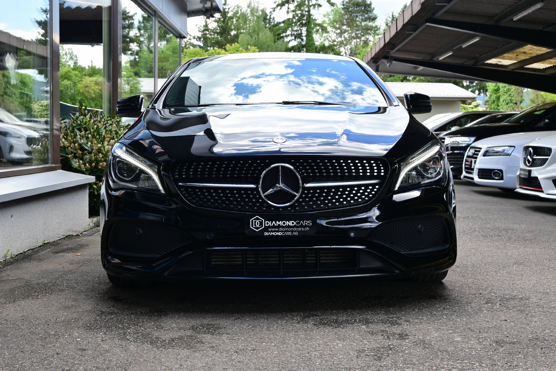 MERCEDES-BENZ CLA 200 AMG Line Shooting Brake-showroom-element-1