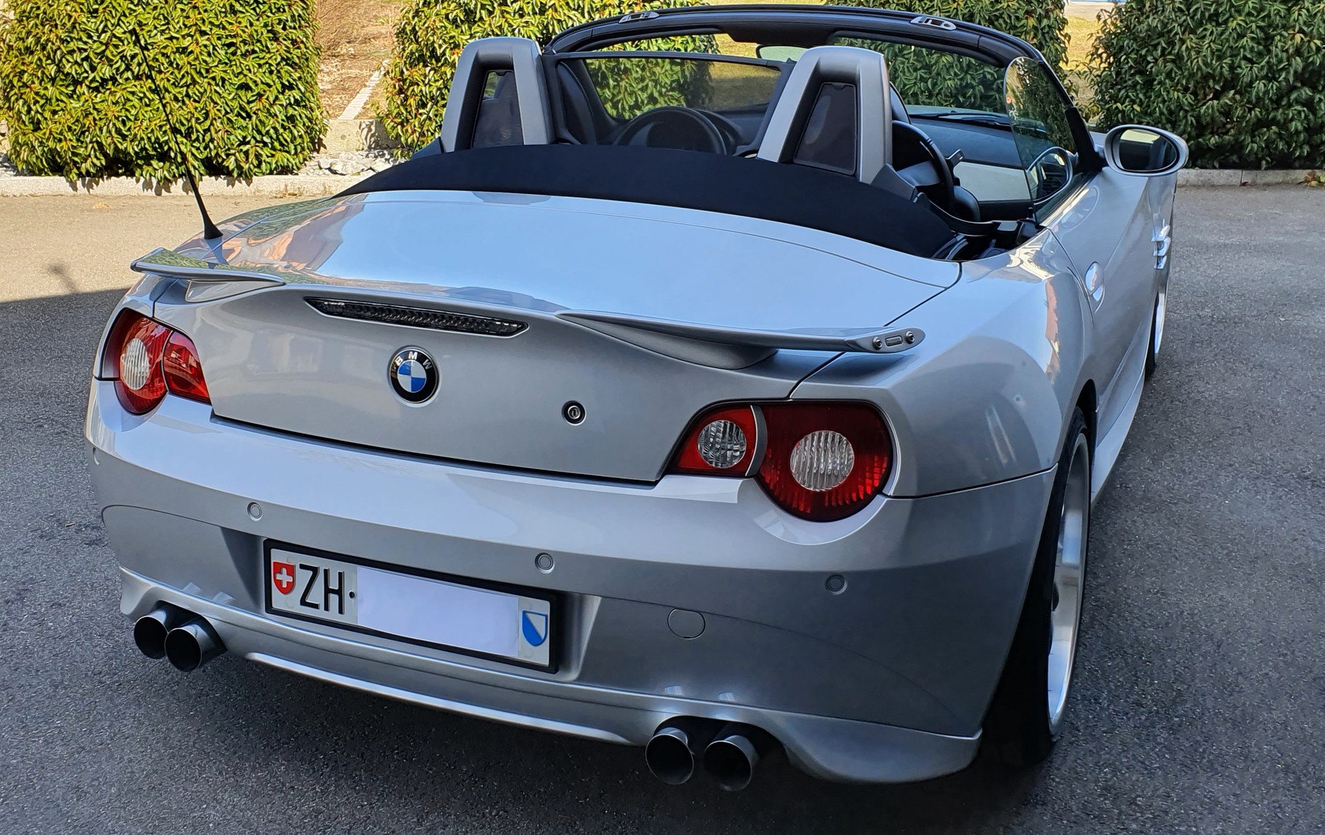 BMW 3.0i-image-1