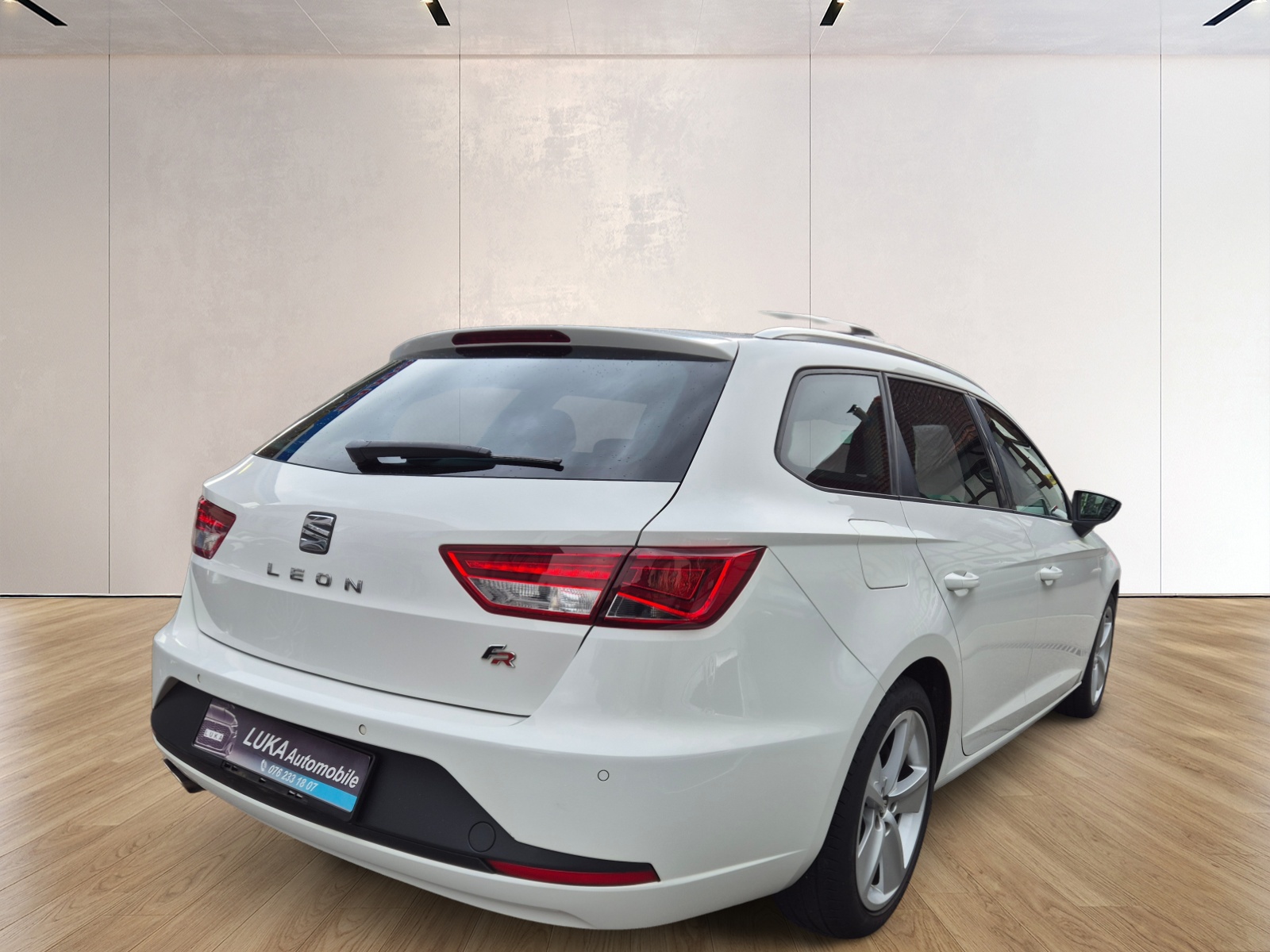 SEAT Leon ST 2.0 TDI FR Line-showroom-element-3