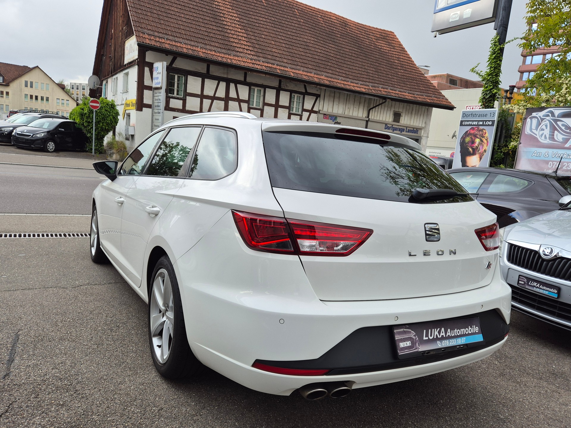 SEAT Leon ST 2.0 TDI FR Line-showroom-element-2