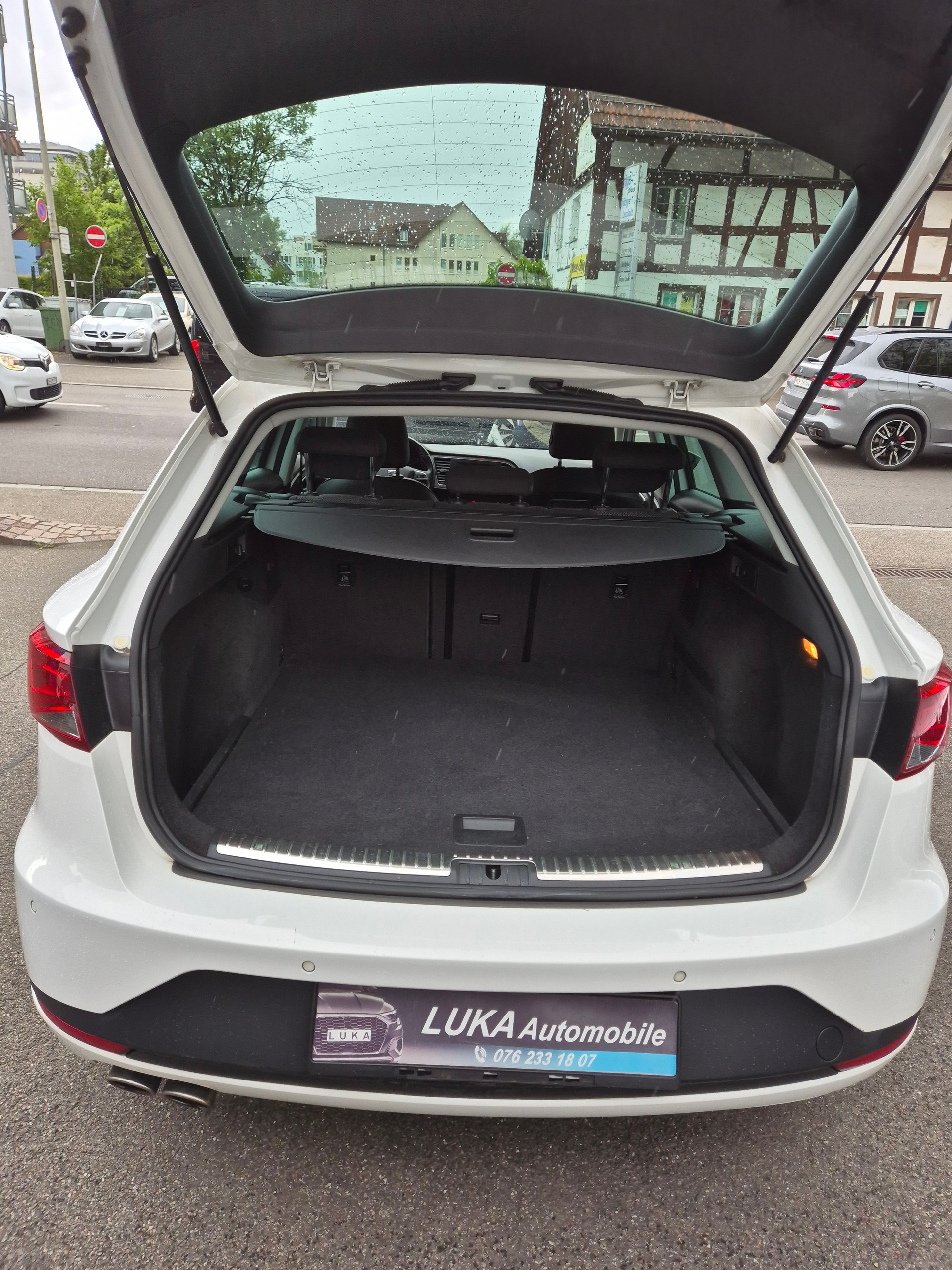 SEAT Leon ST 2.0 TDI FR Line-image-11
