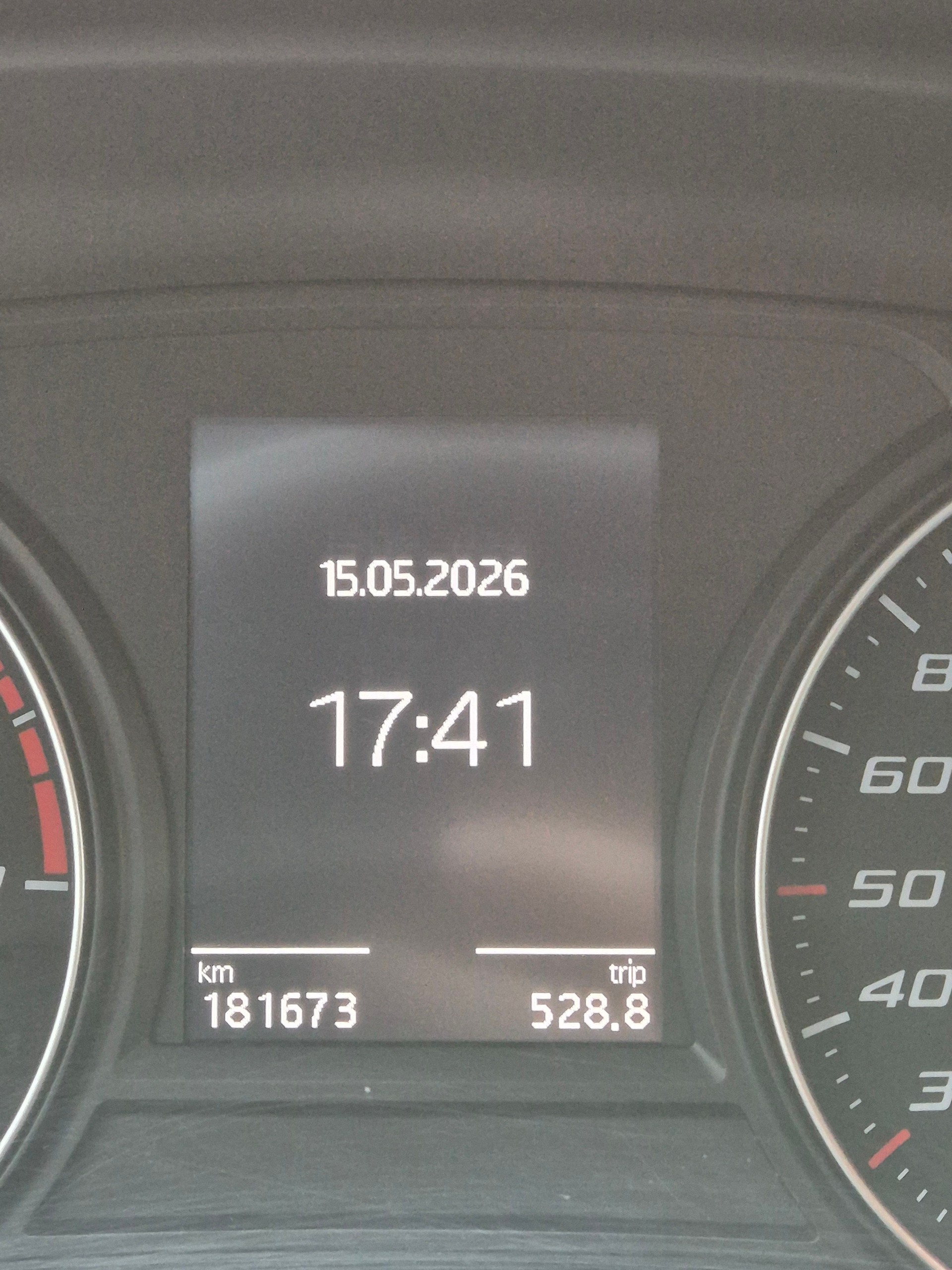 SEAT Leon ST 2.0 TDI FR Line-image-10