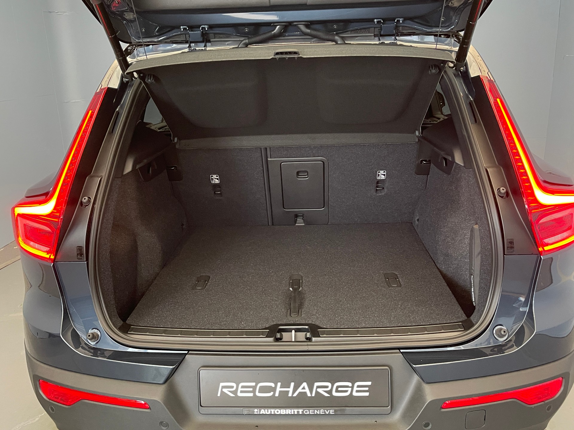 VOLVO EX40 Twin Black Edition AWD-image-7