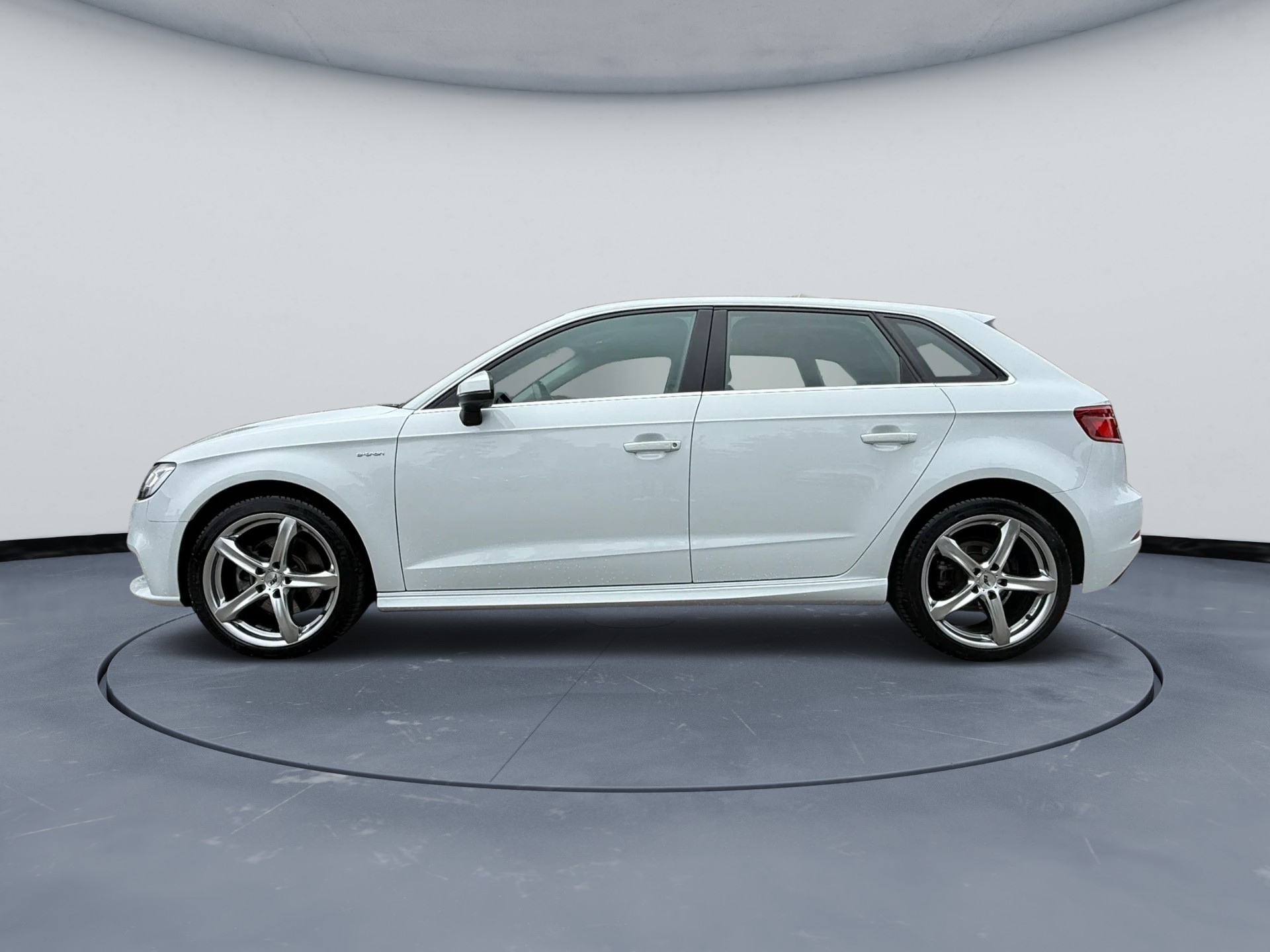 AUDI A3 Sportback 1.4 e-tron Sport S-tronic-image-7