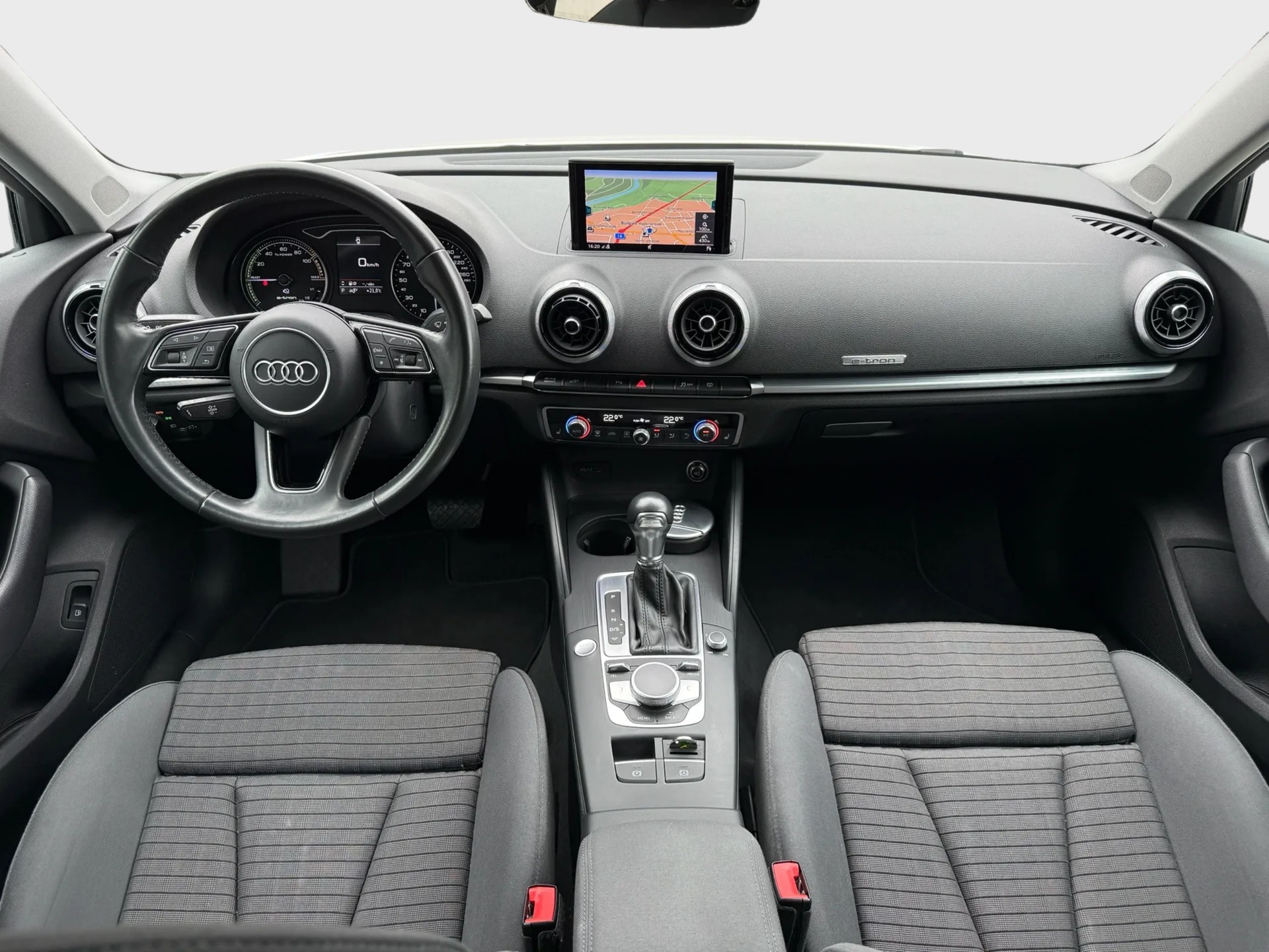 AUDI A3 Sportback 1.4 e-tron Sport S-tronic-image-8