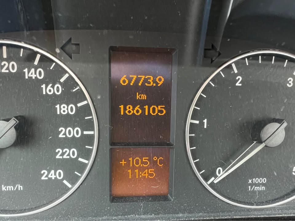 MERCEDES-BENZ A 160 CDI Avantgarde-image-10
