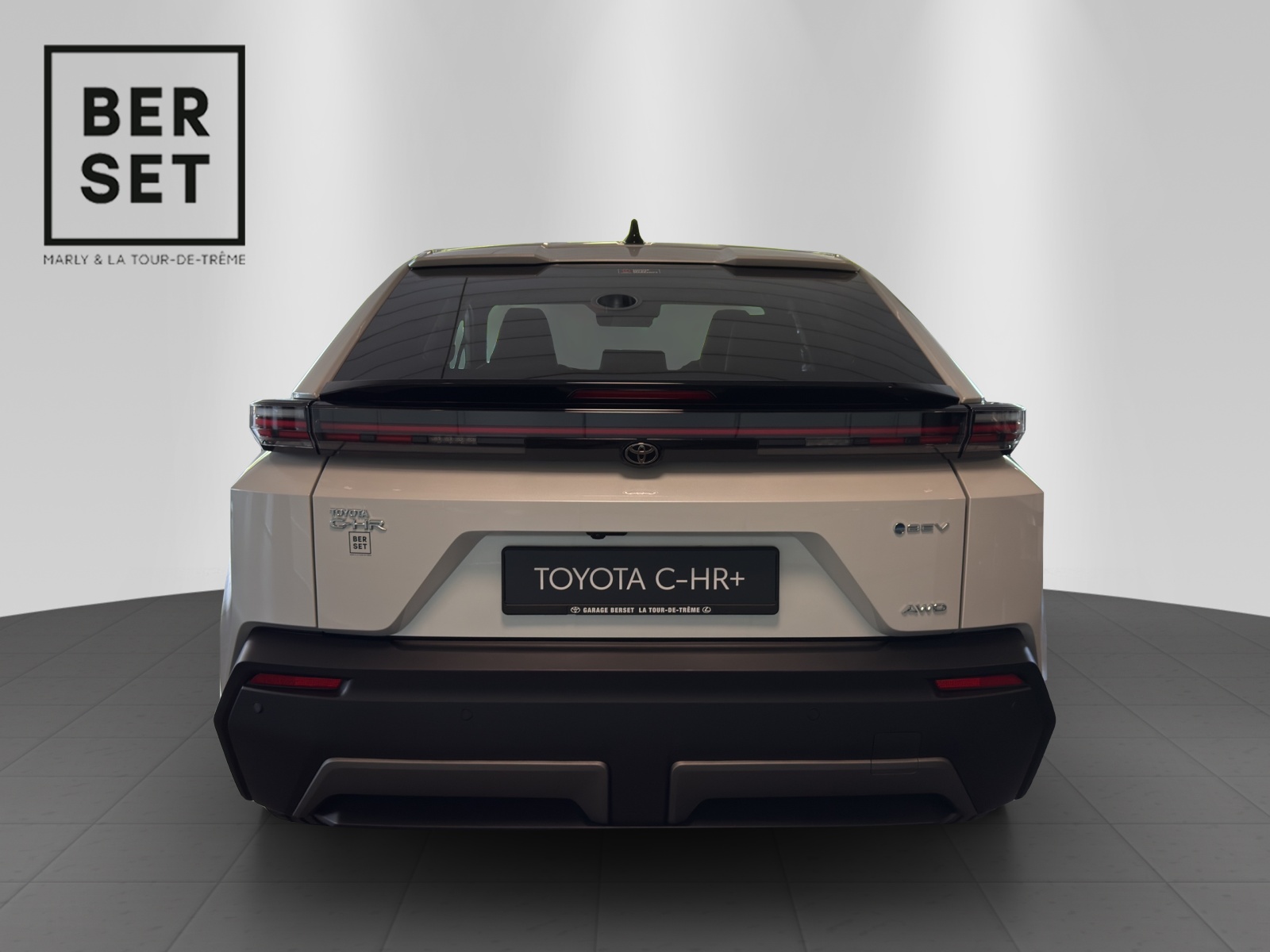 TOYOTA C-HR+ Style AWD-showroom-element-3