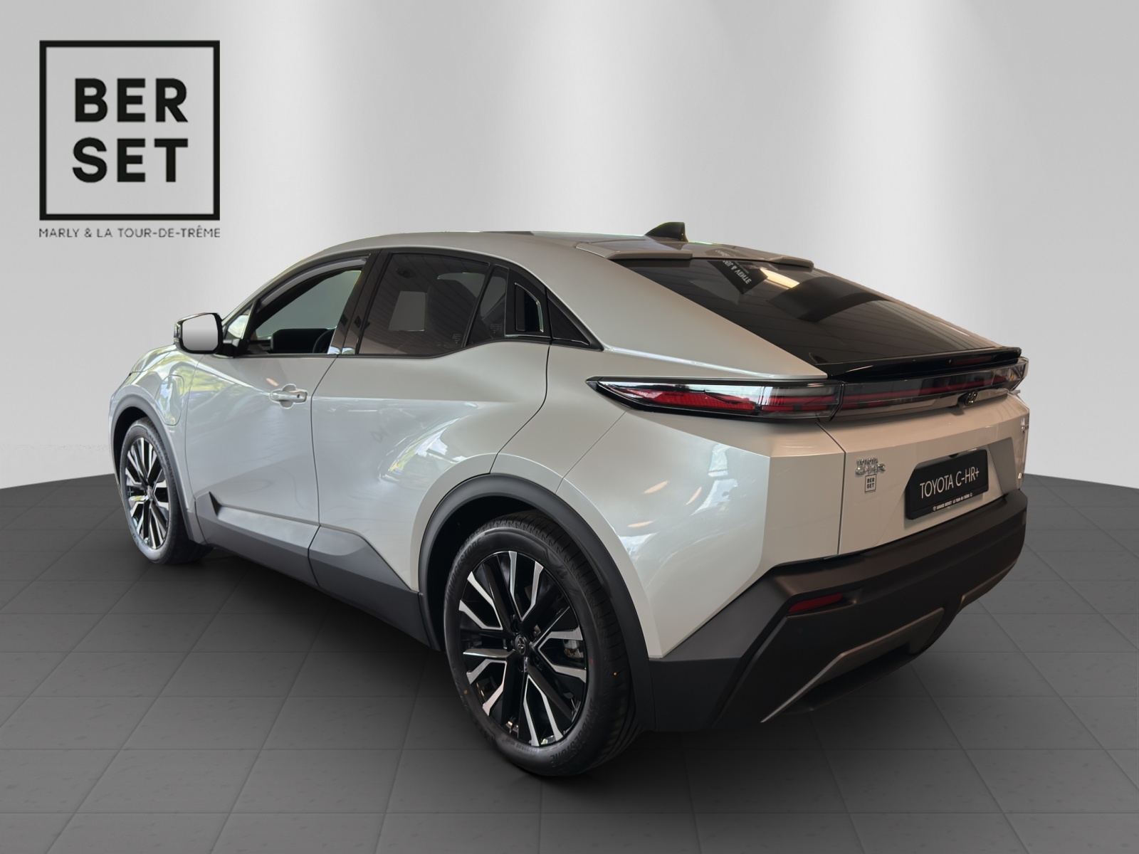 TOYOTA C-HR+ Style AWD-showroom-element-2