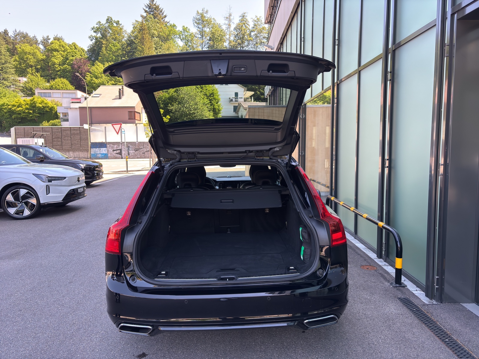 VOLVO V90 2.0 T6 R-Design AWD-image-11